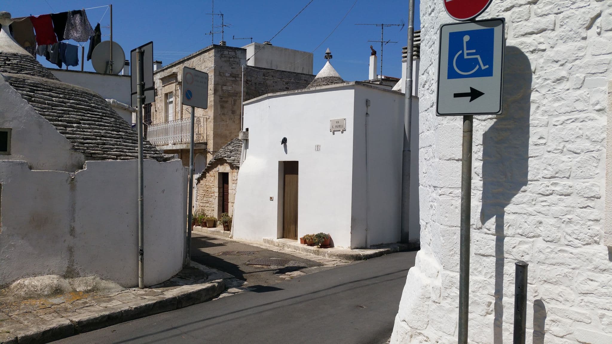 Street view near Trullo Del Vescovo, Alberobello — © shlublu (CC BY-SA · Mapillary)