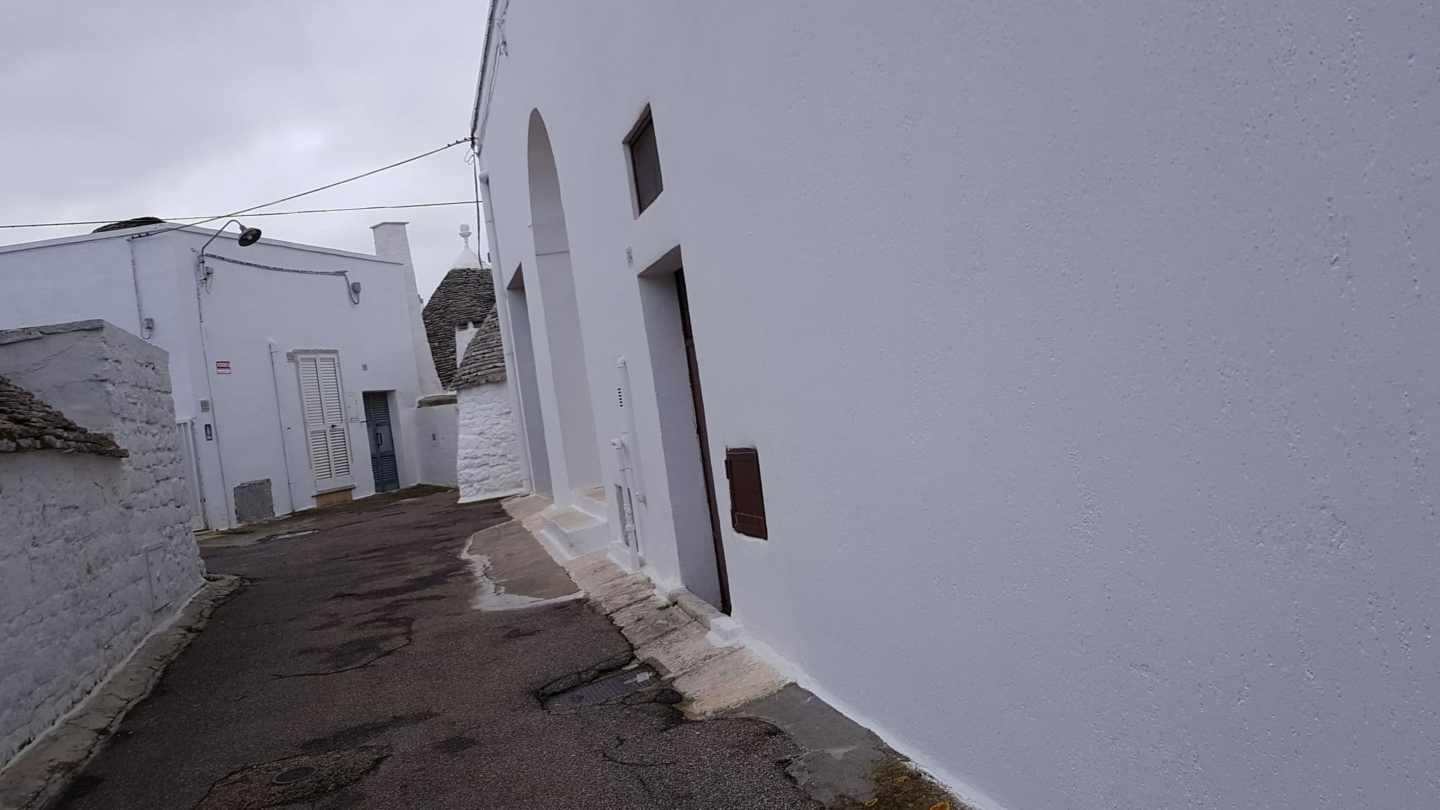 Street view near Trullo nr. 23, Alberobello — © ale_zena_it (CC BY-SA · Mapillary)