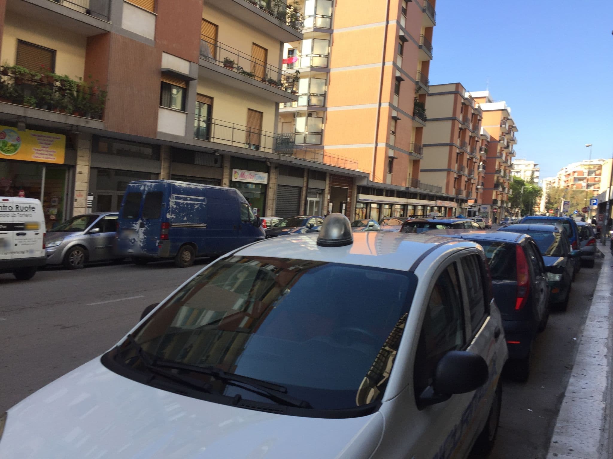 Street view near Grimaldi Vacanze, Bari — © lor3nzo (CC BY-SA · Mapillary)