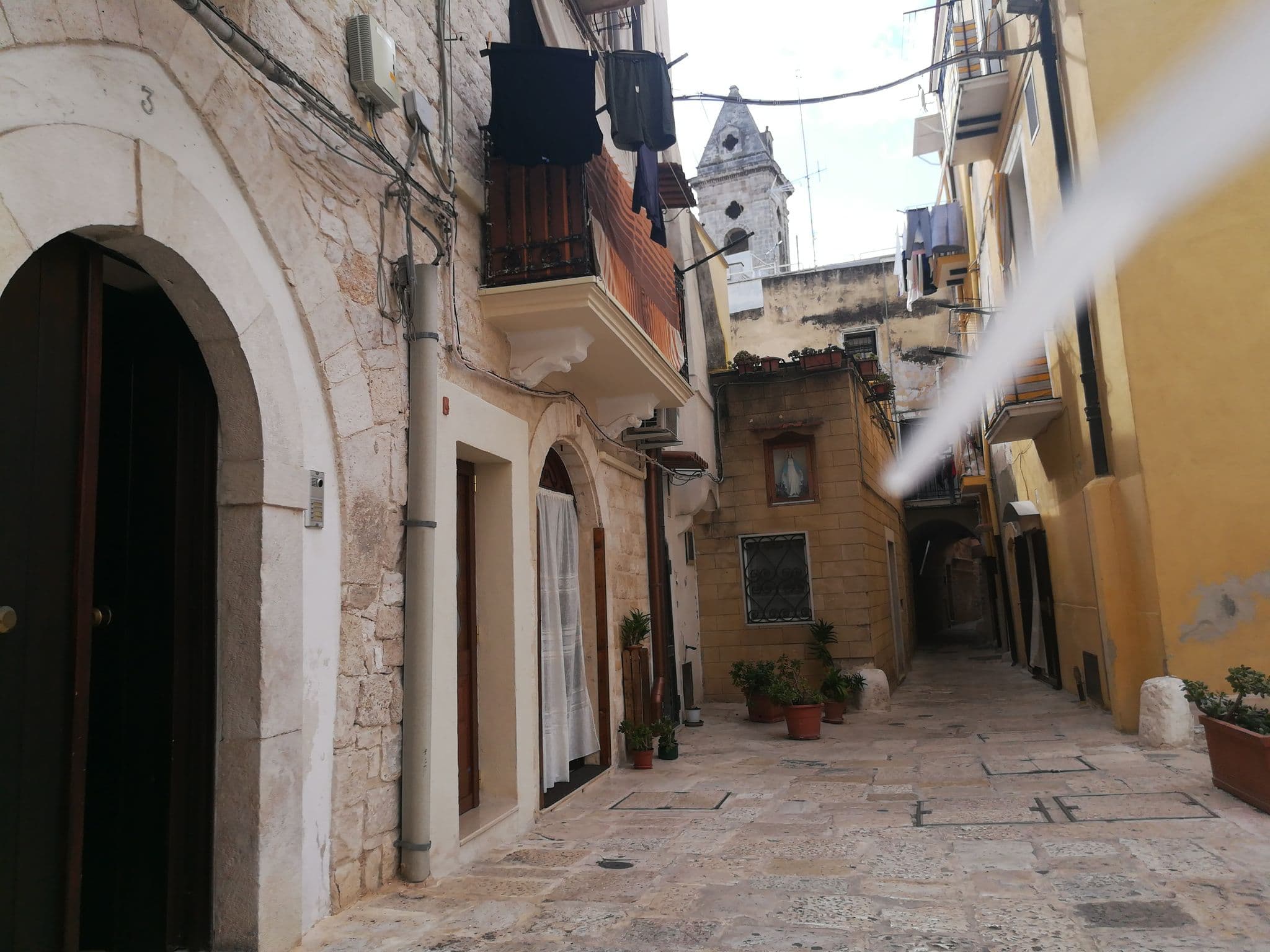 Street view near Abbazia Degli Svevi, Bari — © davided (CC BY-SA · Mapillary)