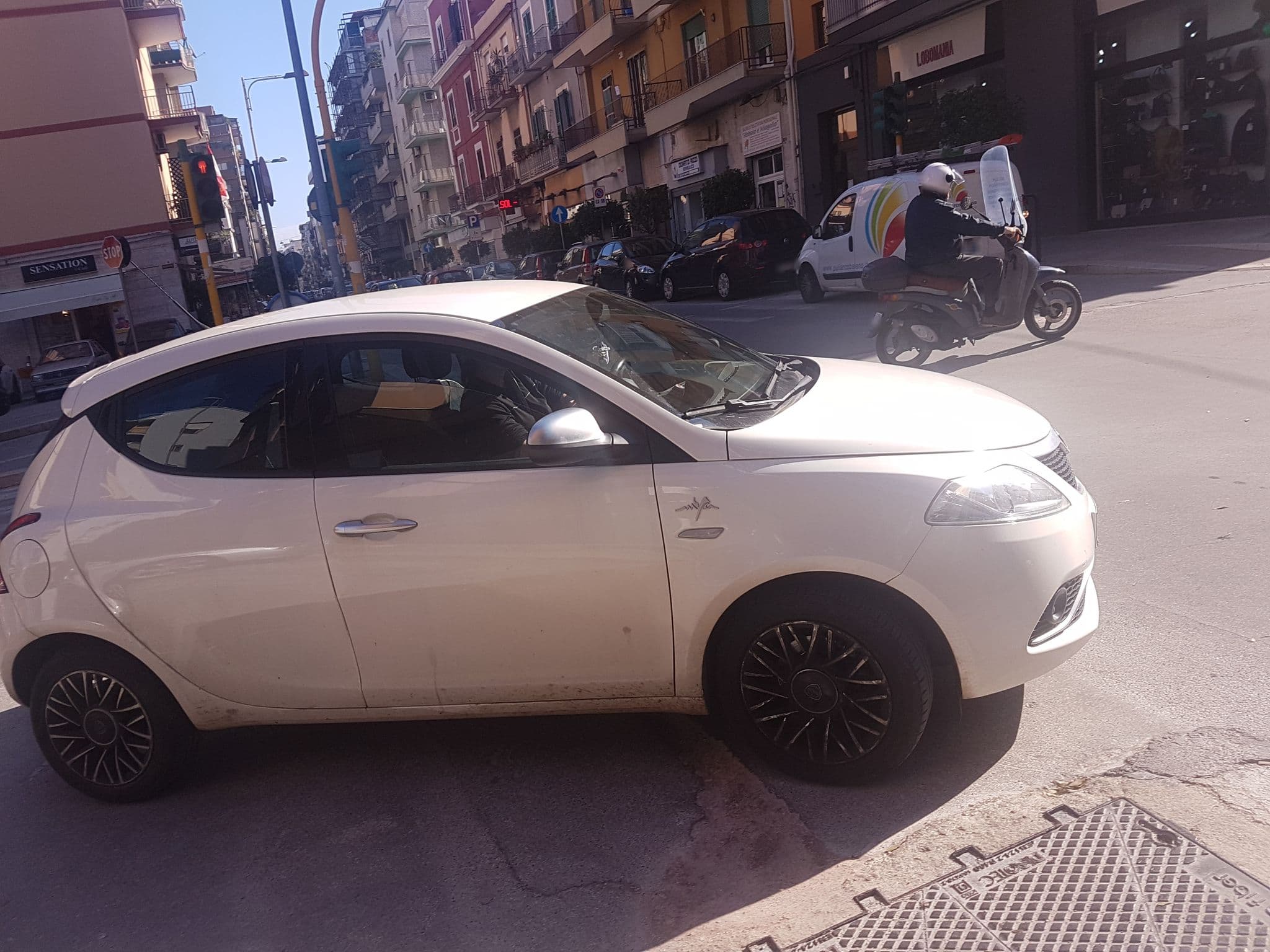 Street view near Timavo, Bari — © gianclaz (CC BY-SA · Mapillary)