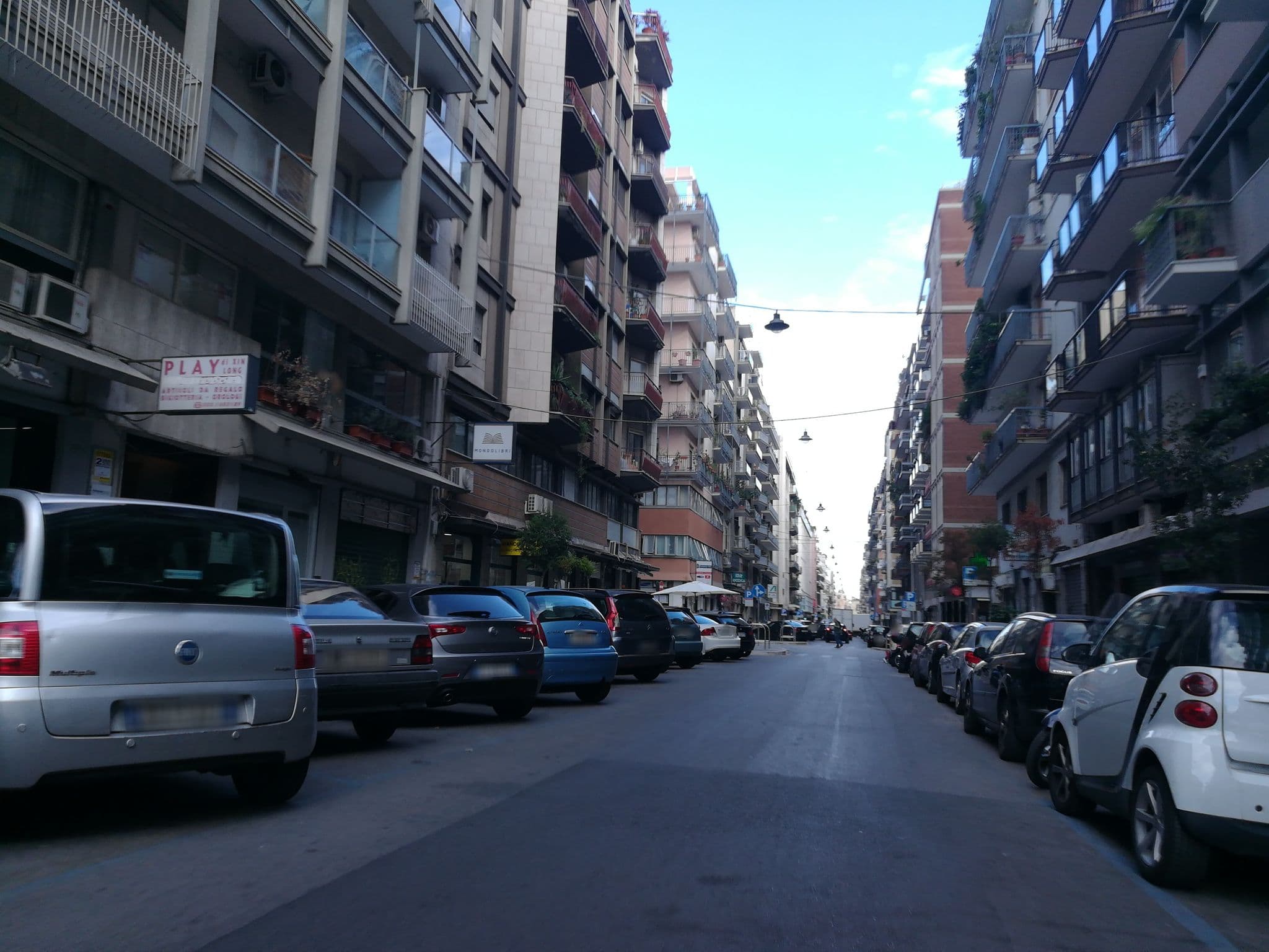 Street view near B&B Melo, Bari — © albcec99 (CC BY-SA · Mapillary)