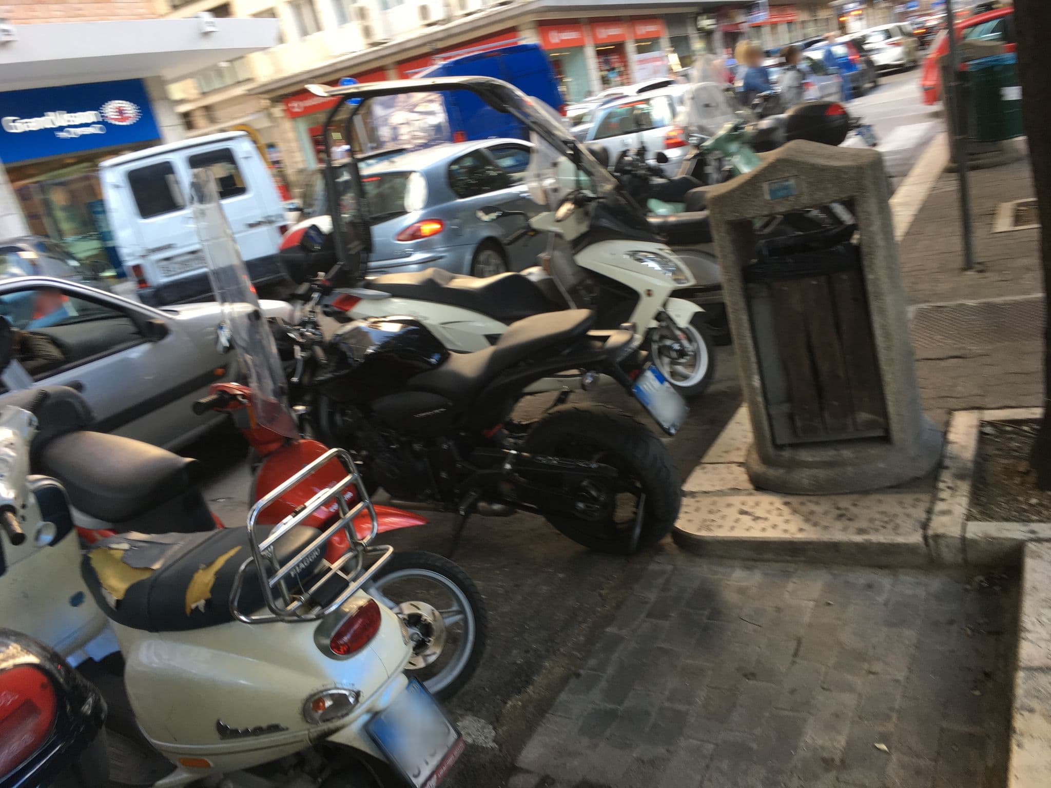 Street view near B&B Studio 162, Bari — © gaetanol (CC BY-SA · Mapillary)