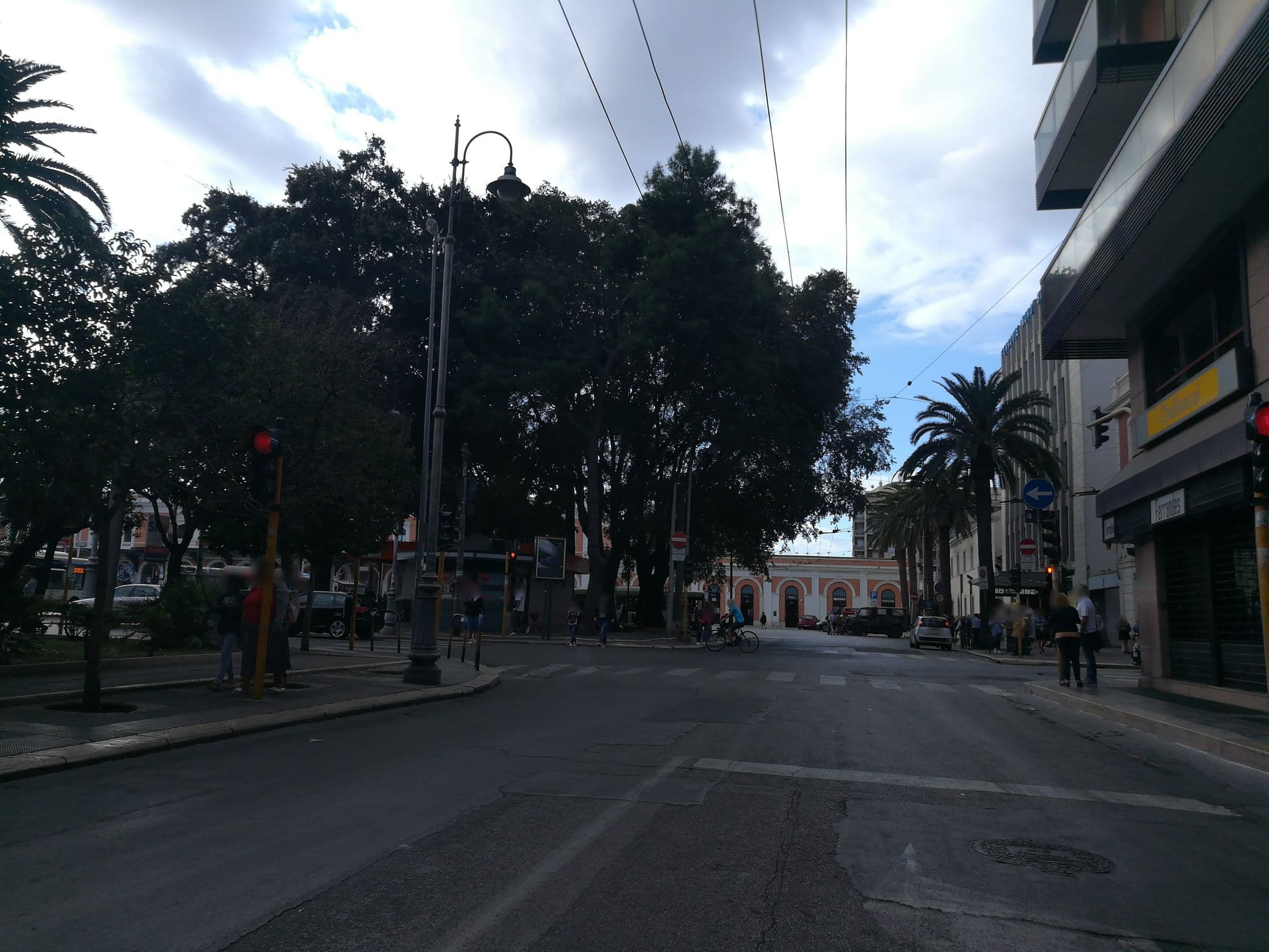 Street view near Metropolitan, Bari — © albcec99 (CC BY-SA · Mapillary)