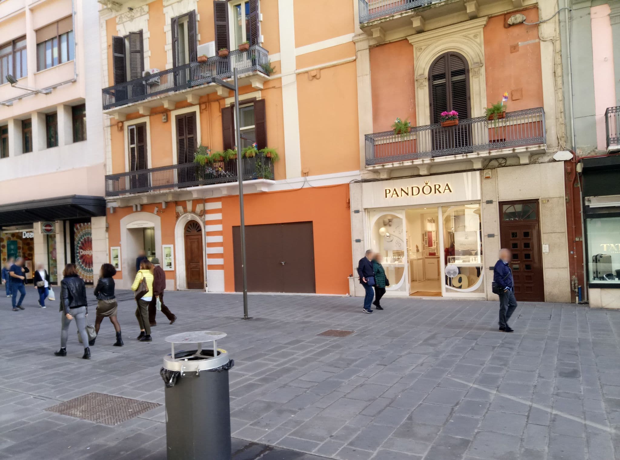 Street view near Room56, Bari — © alessandro_de_tullio (CC BY-SA · Mapillary)