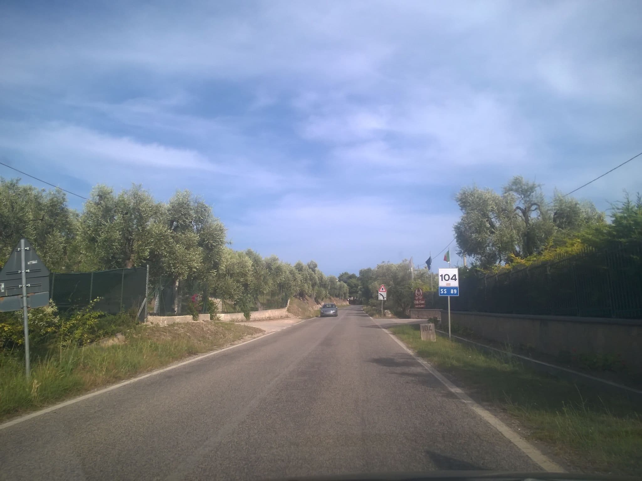 Street view near Villa Fenice Bed and Breakfast, Vieste — © dcavedon (CC BY-SA · Mapillary)