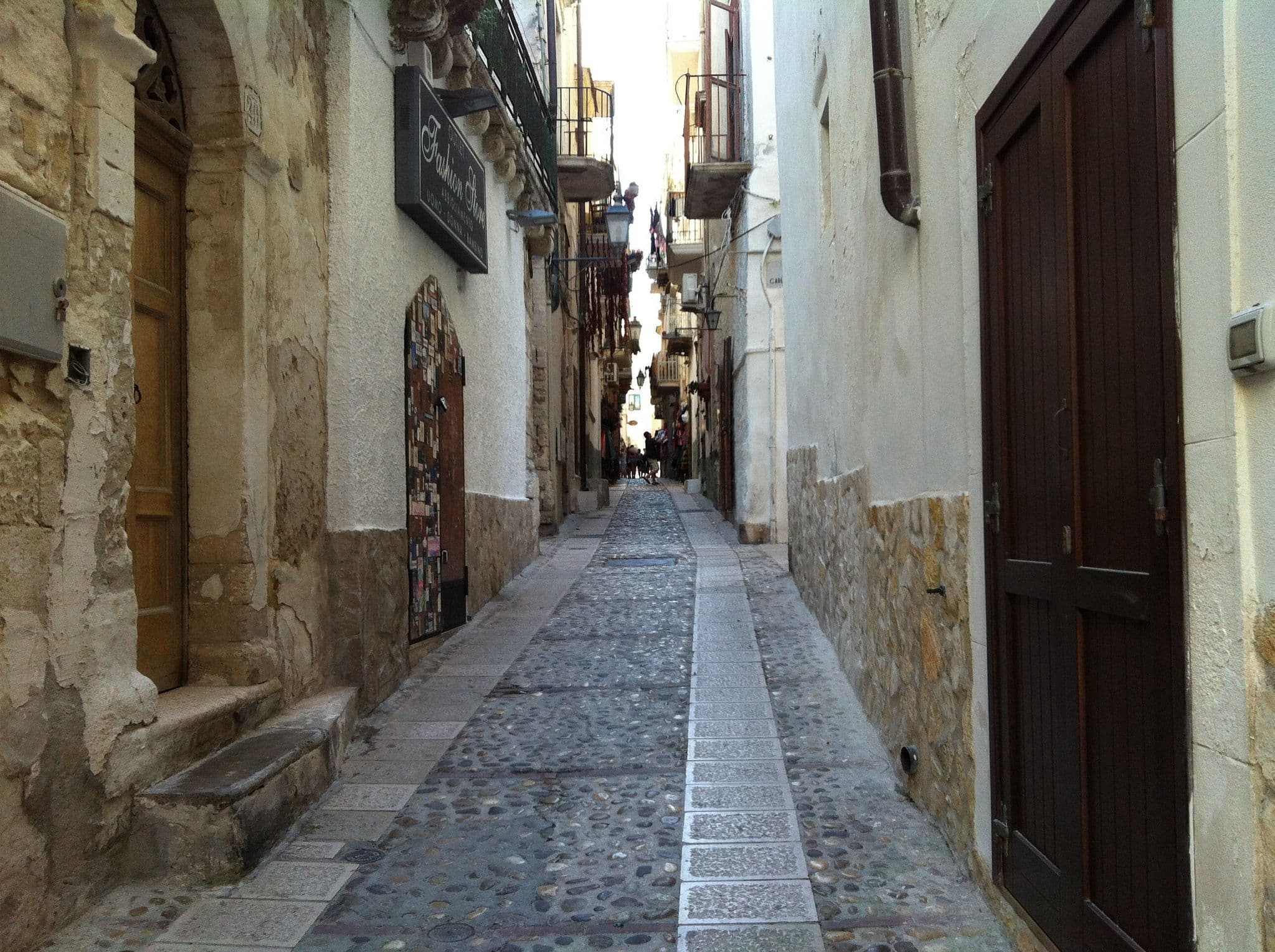 Street view near Estlevante B&B, Vieste — © miguel_andrade (CC BY-SA · Mapillary)