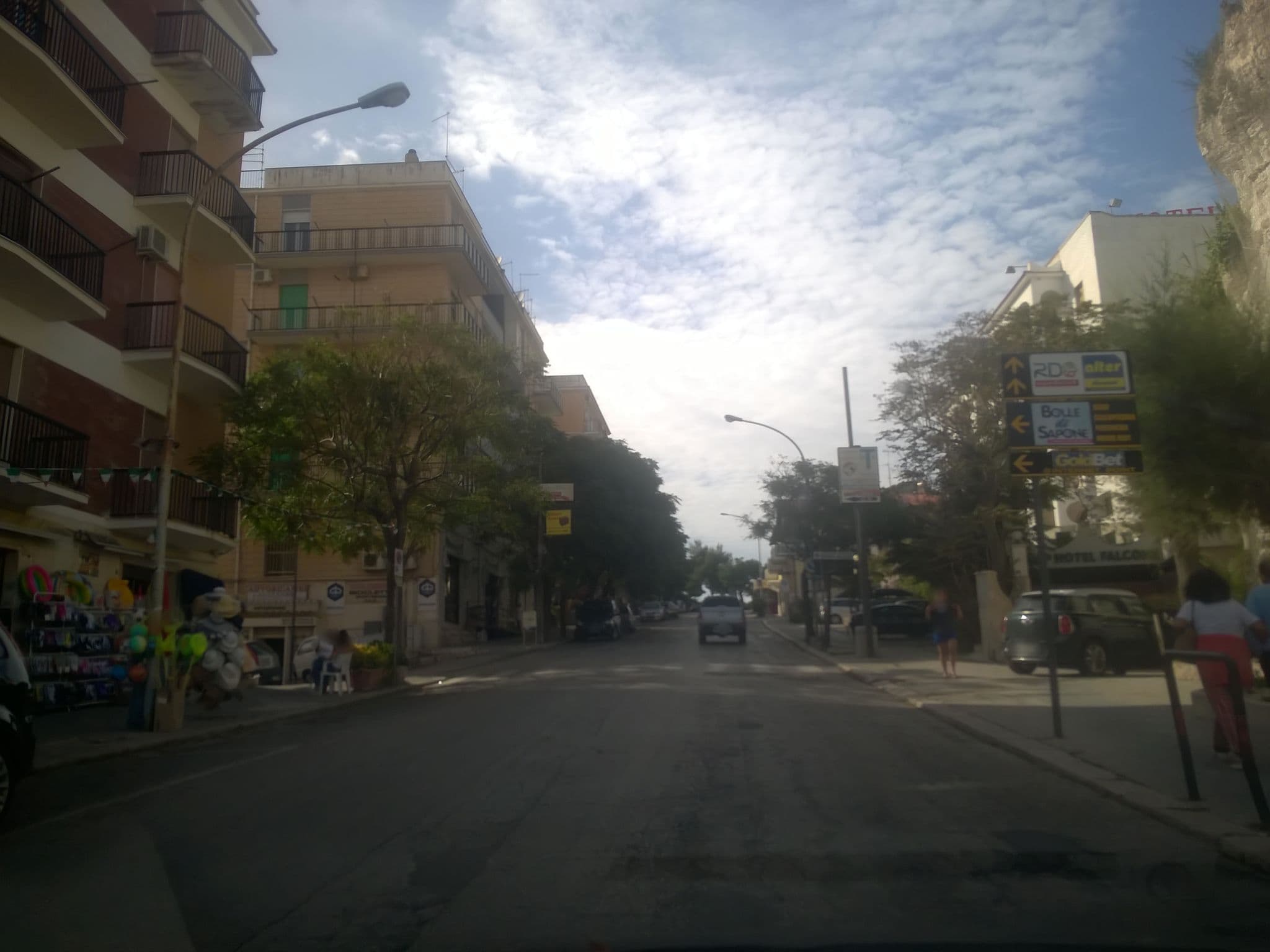 Street view near B&B A un passo dal mare, Vieste — © dcavedon (CC BY-SA · Mapillary)