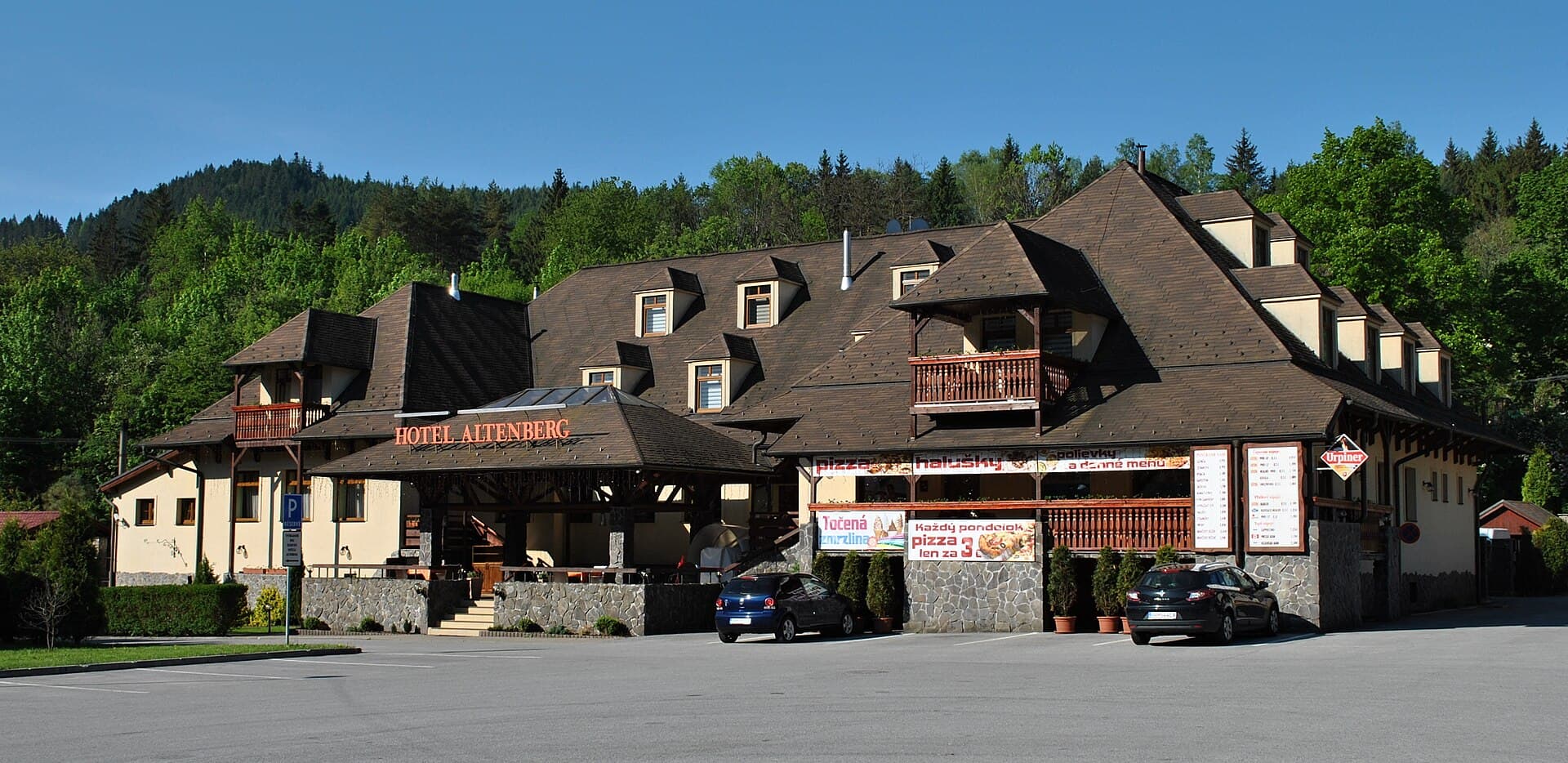 Altenberg (via Wikimedia Commons, CC BY-SA 4.0)