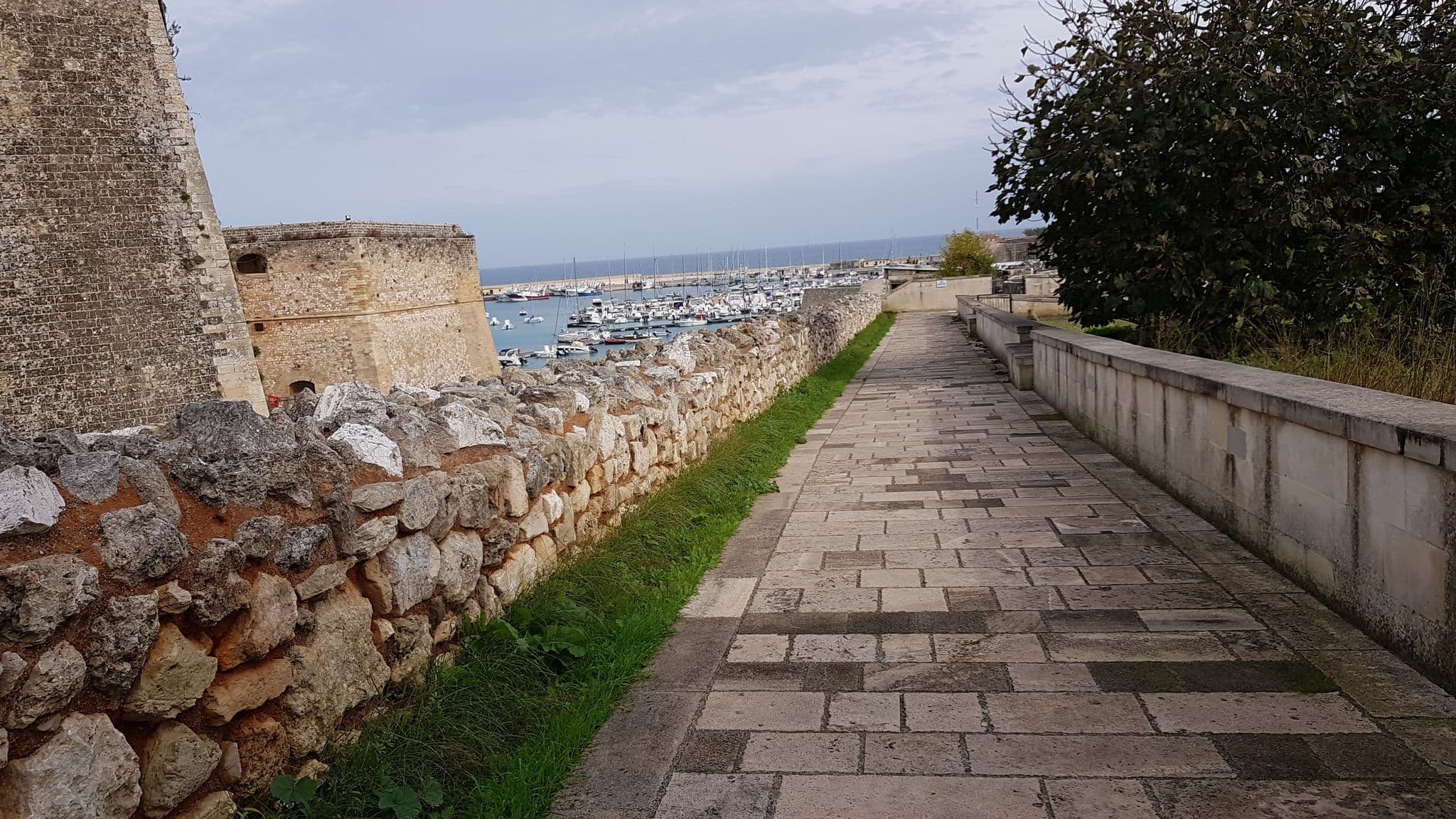 Street view near Appartamenti porta mare, Otranto — © ale_zena_it (CC BY-SA · Mapillary)