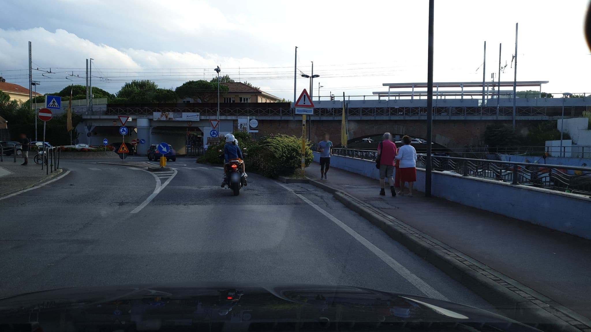 Street view near Hotel Residence Veliero, Riccione — © zerbit (CC BY-SA · Mapillary)