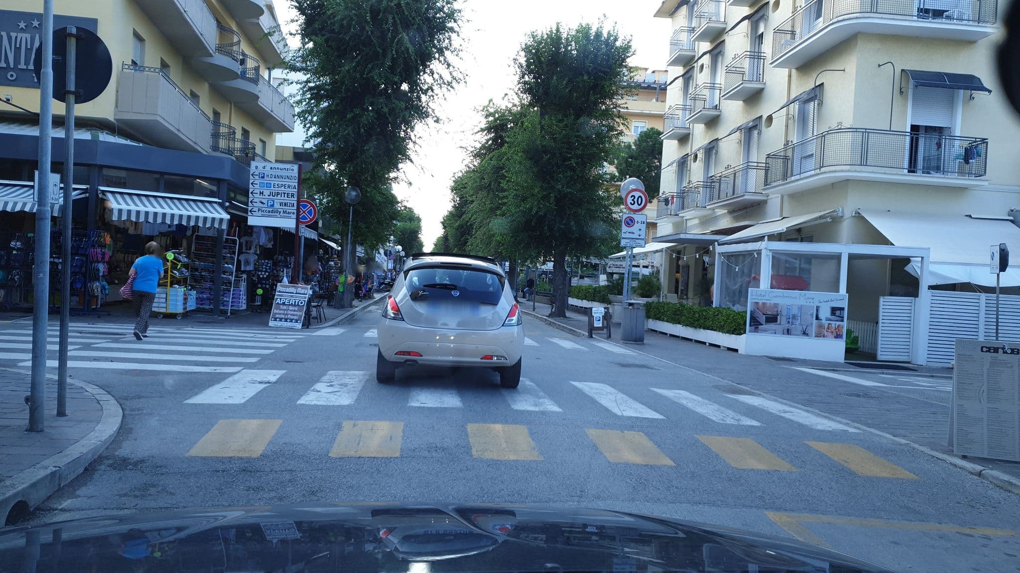 Street view near Hotel Gambrinus Mare, Cattolica — © zerbit (CC BY-SA · Mapillary)