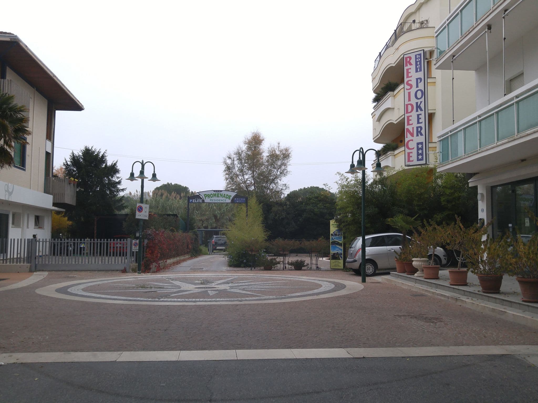 Street view near Hotel Grand Paradais, Cattolica — © sorcrosc (CC BY-SA · Mapillary)