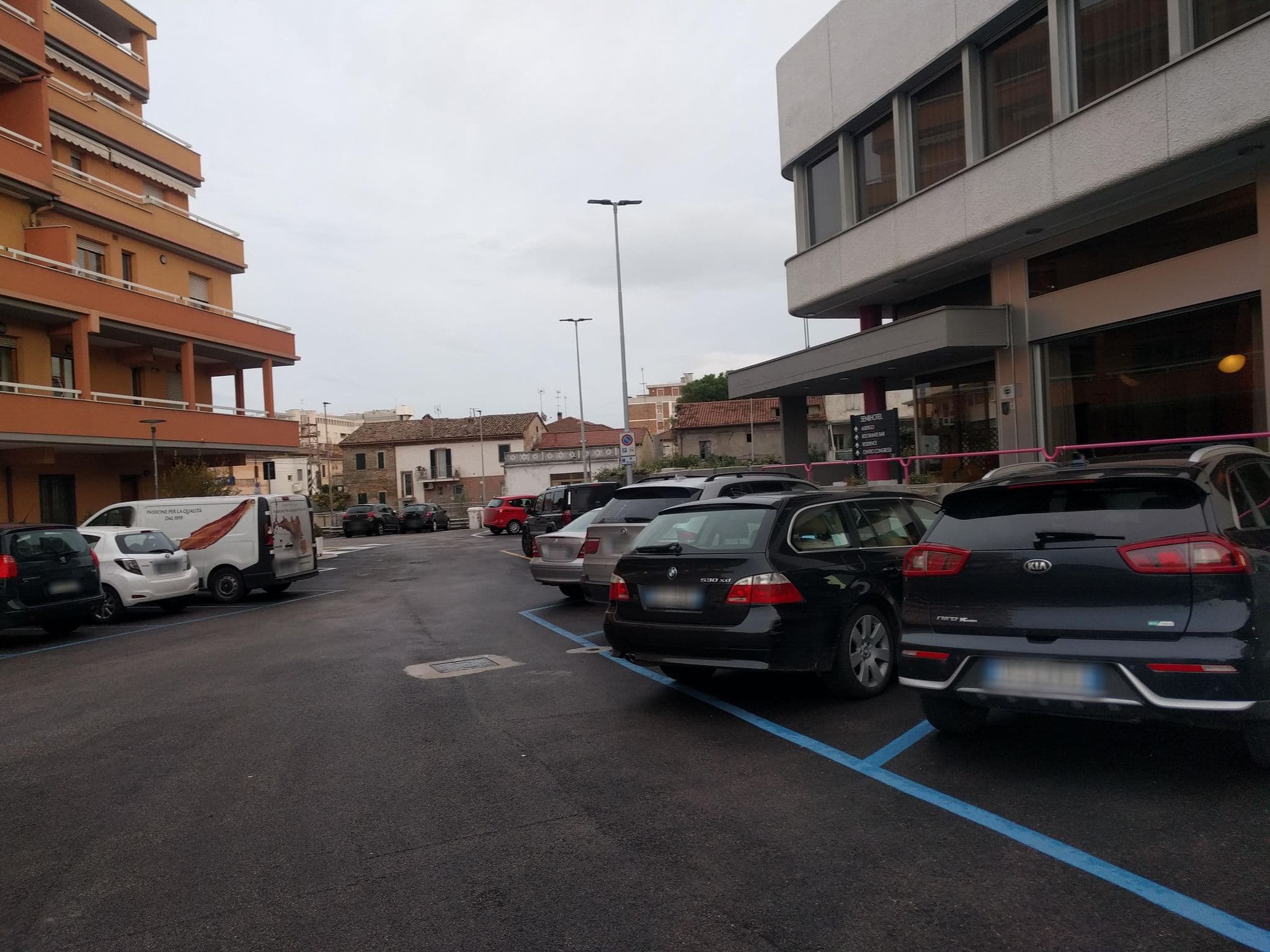 Street view near Senbhotel Hotel, Senigallia — © sorcrosc (CC BY-SA · Mapillary)