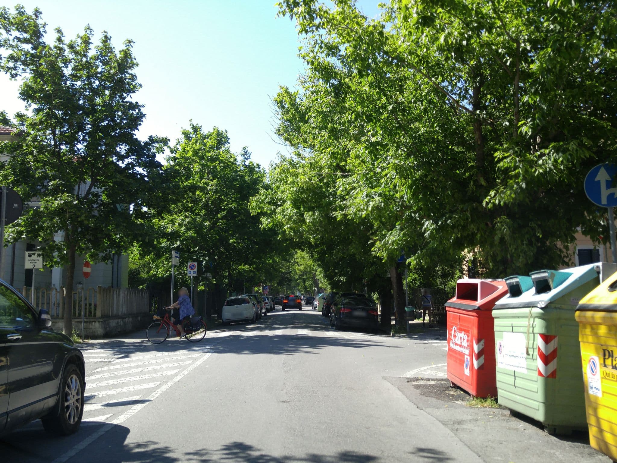 Street view near Residence Arianna Pesaro, Pesaro — © sorcrosc (CC BY-SA · Mapillary)