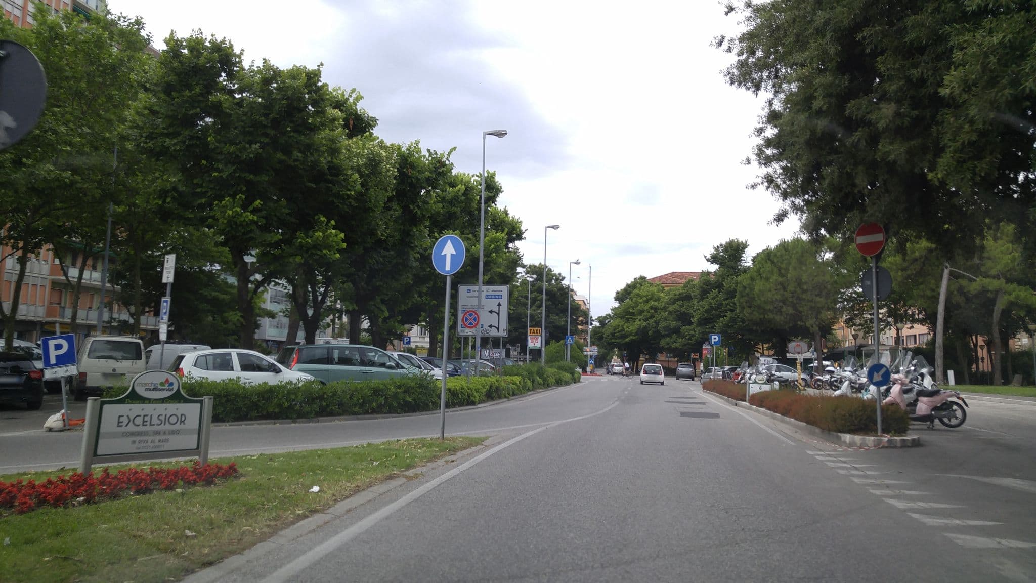 Street view near Fiorimania di Levrini Ornella, Pesaro — © sorcrosc (CC BY-SA · Mapillary)