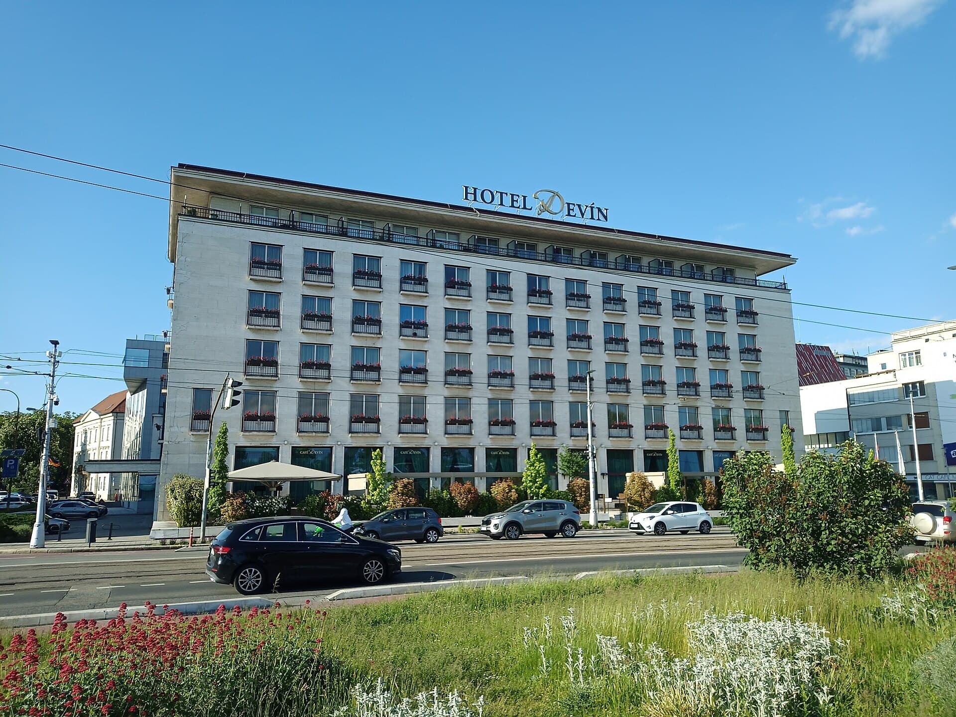 Hotel Devín (via Wikimedia Commons, CC BY-SA 4.0)