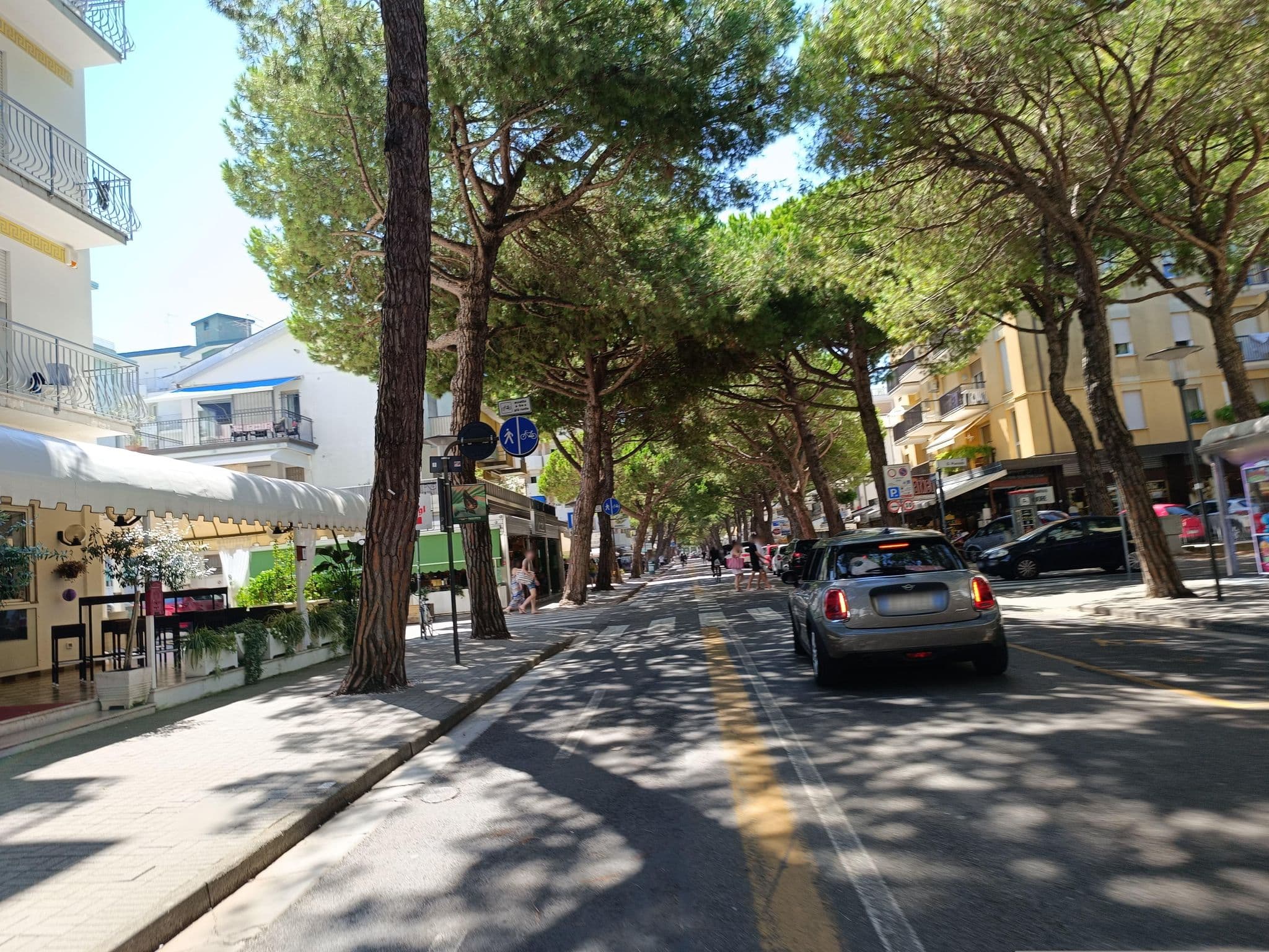 Street view near Hotel Milton Romantik, Lido di Jesolo — © Duro (CC BY-SA · Mapillary)