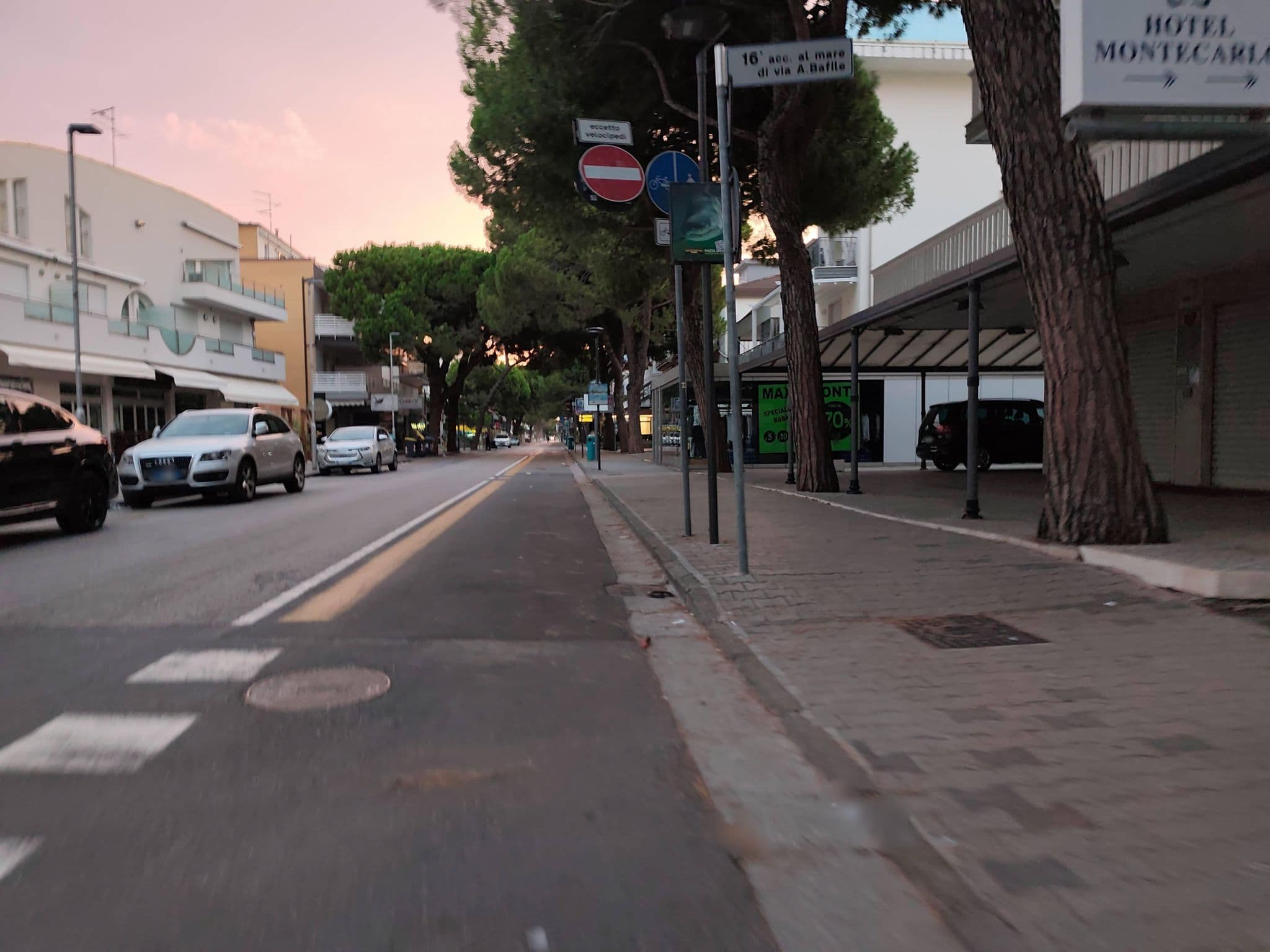 Street view near Peruch Alessandro, Lido di Jesolo — © Duro (CC BY-SA · Mapillary)