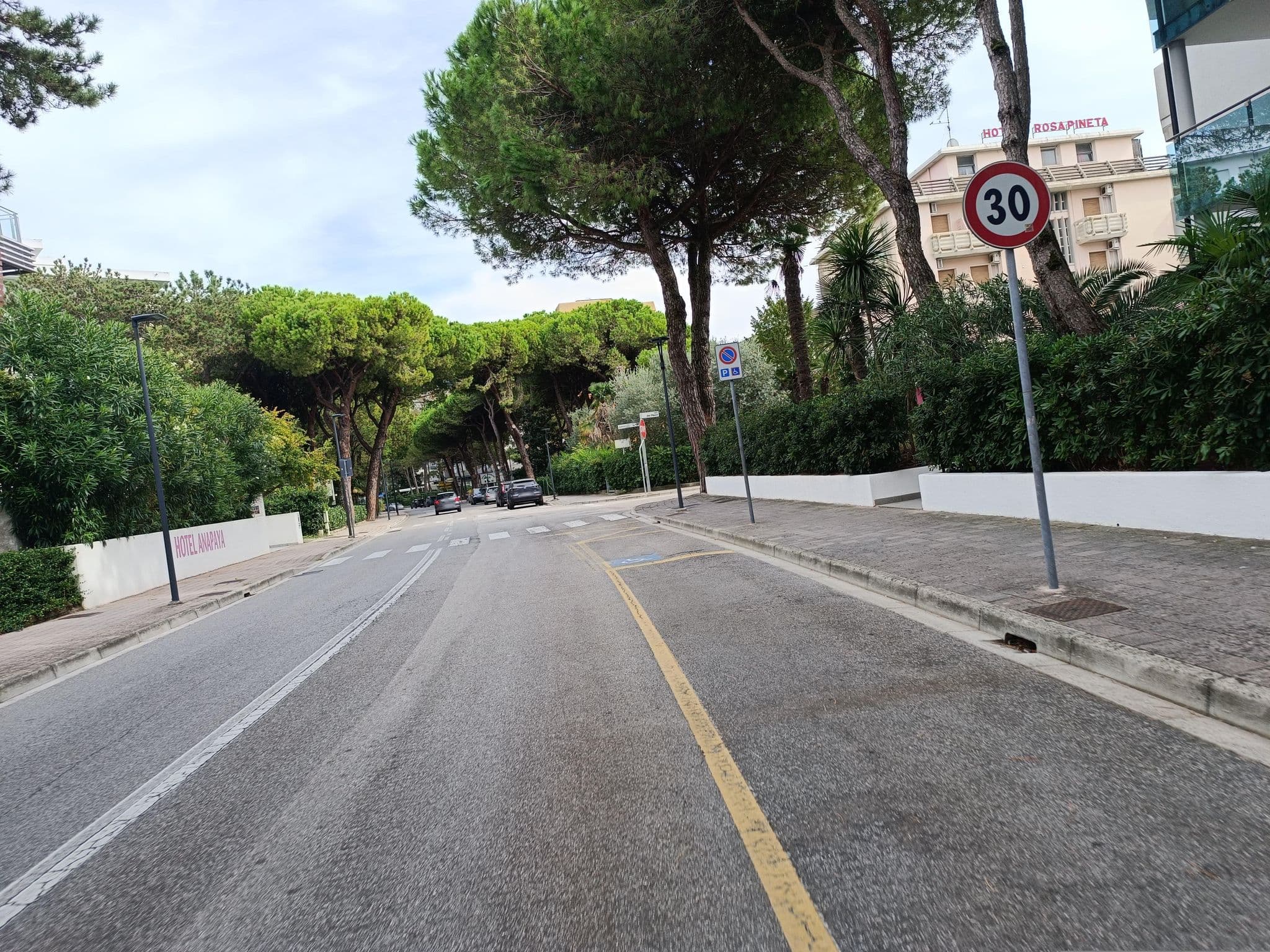 Street view near Hotel Bellevue Lignano, Lignano Sabbiadoro — © Duro (CC BY-SA · Mapillary)