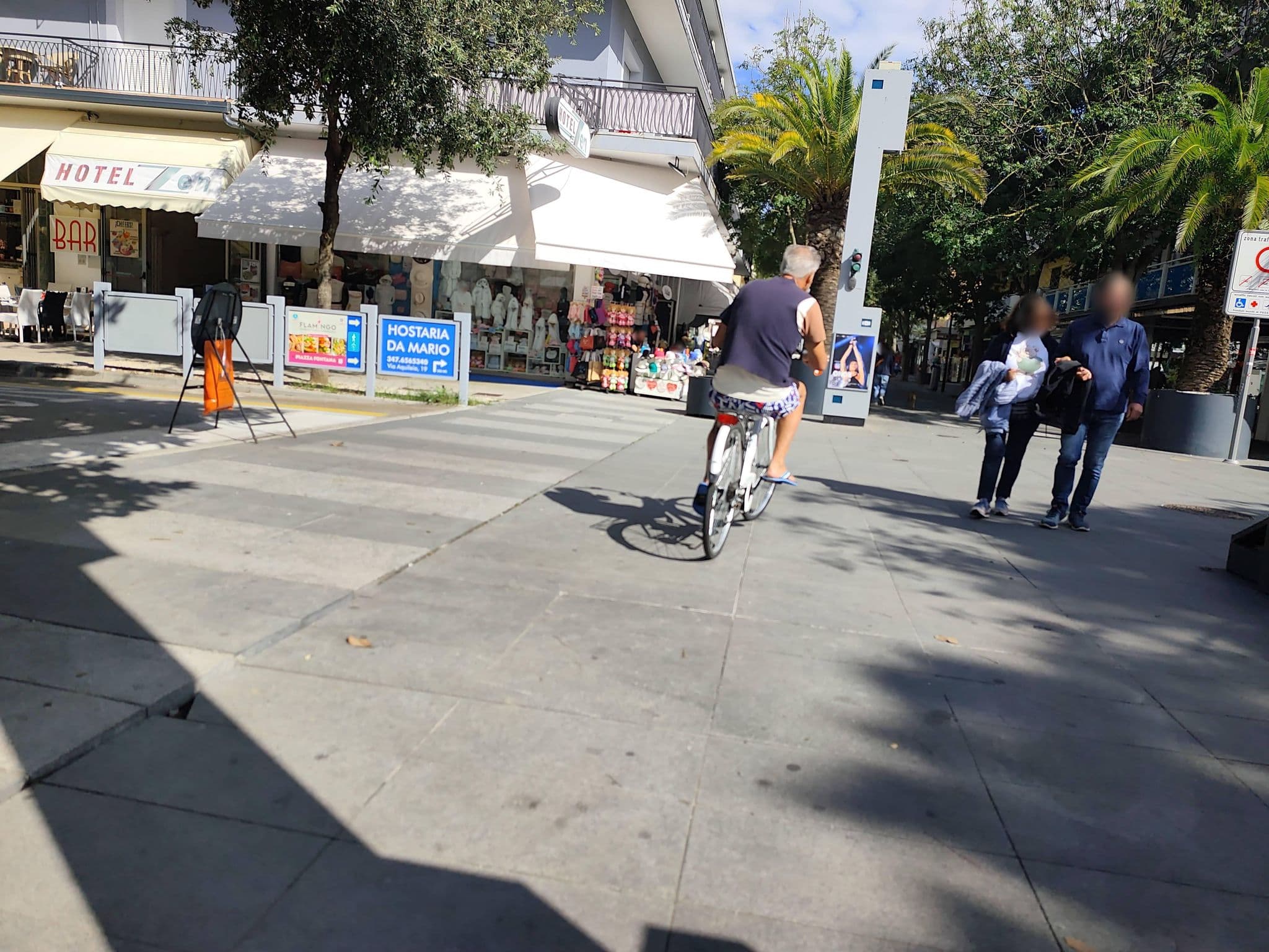 Street view near Pensione Zen, Lignano Sabbiadoro — © Duro (CC BY-SA · Mapillary)