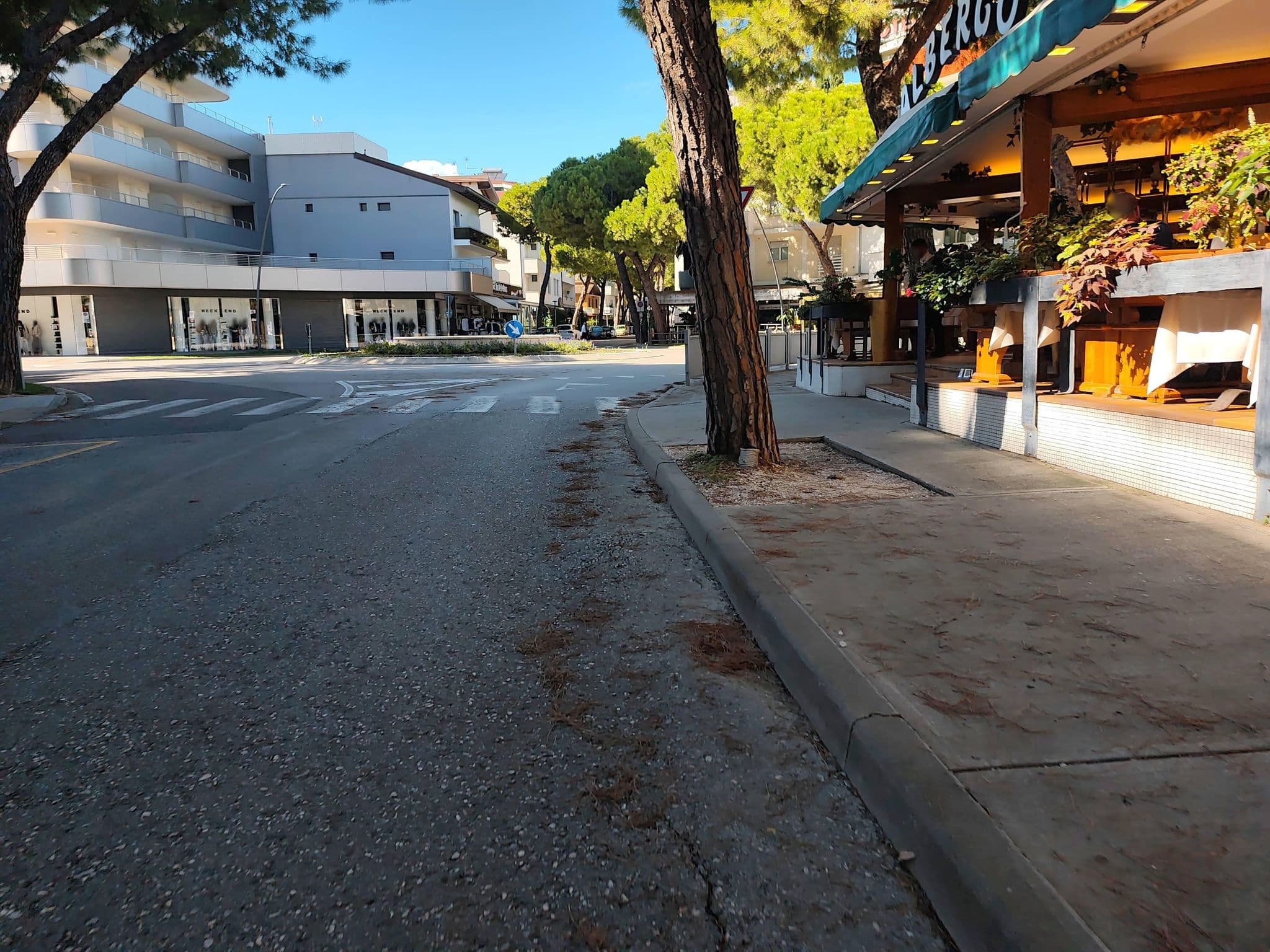 Street view near Hotel Corallo, Lignano Sabbiadoro — © Duro (CC BY-SA · Mapillary)