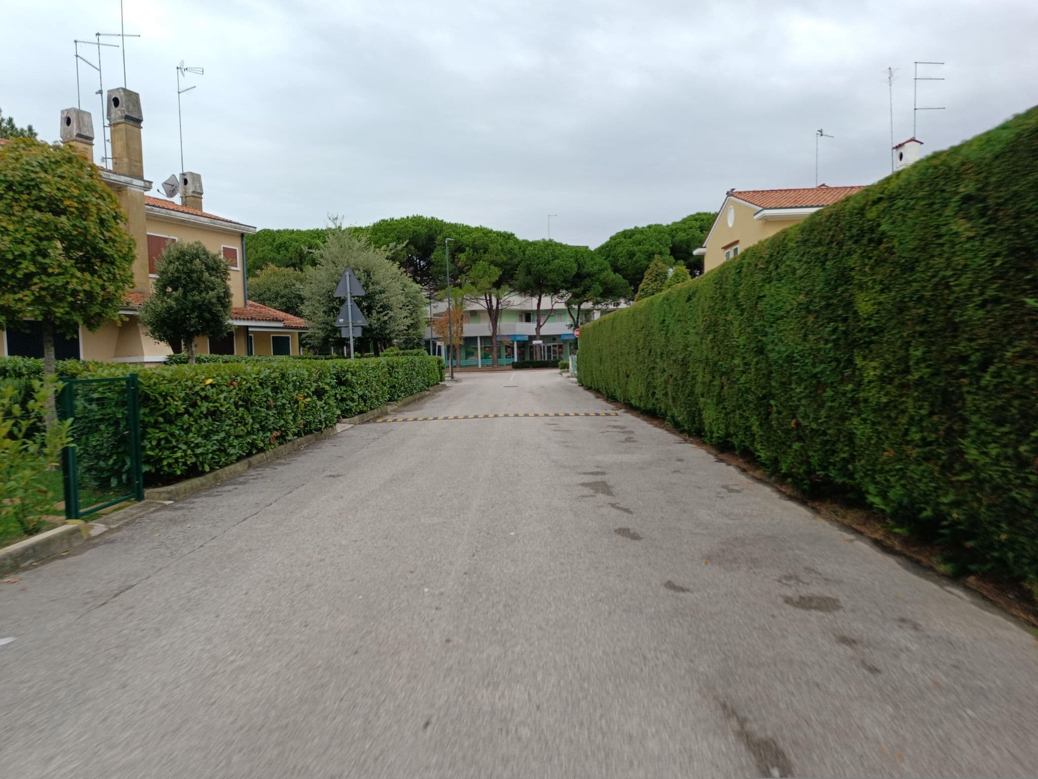 Street view near Vilaggio Michelangio, Bibione — © Duro (CC BY-SA · Mapillary)
