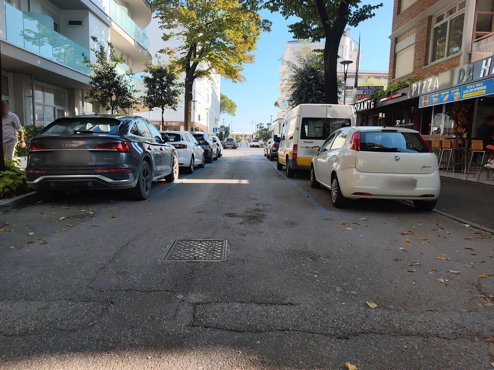 Street view near Albergo Centrale, Lignano Sabbiadoro — © Duro (CC BY-SA · Mapillary)