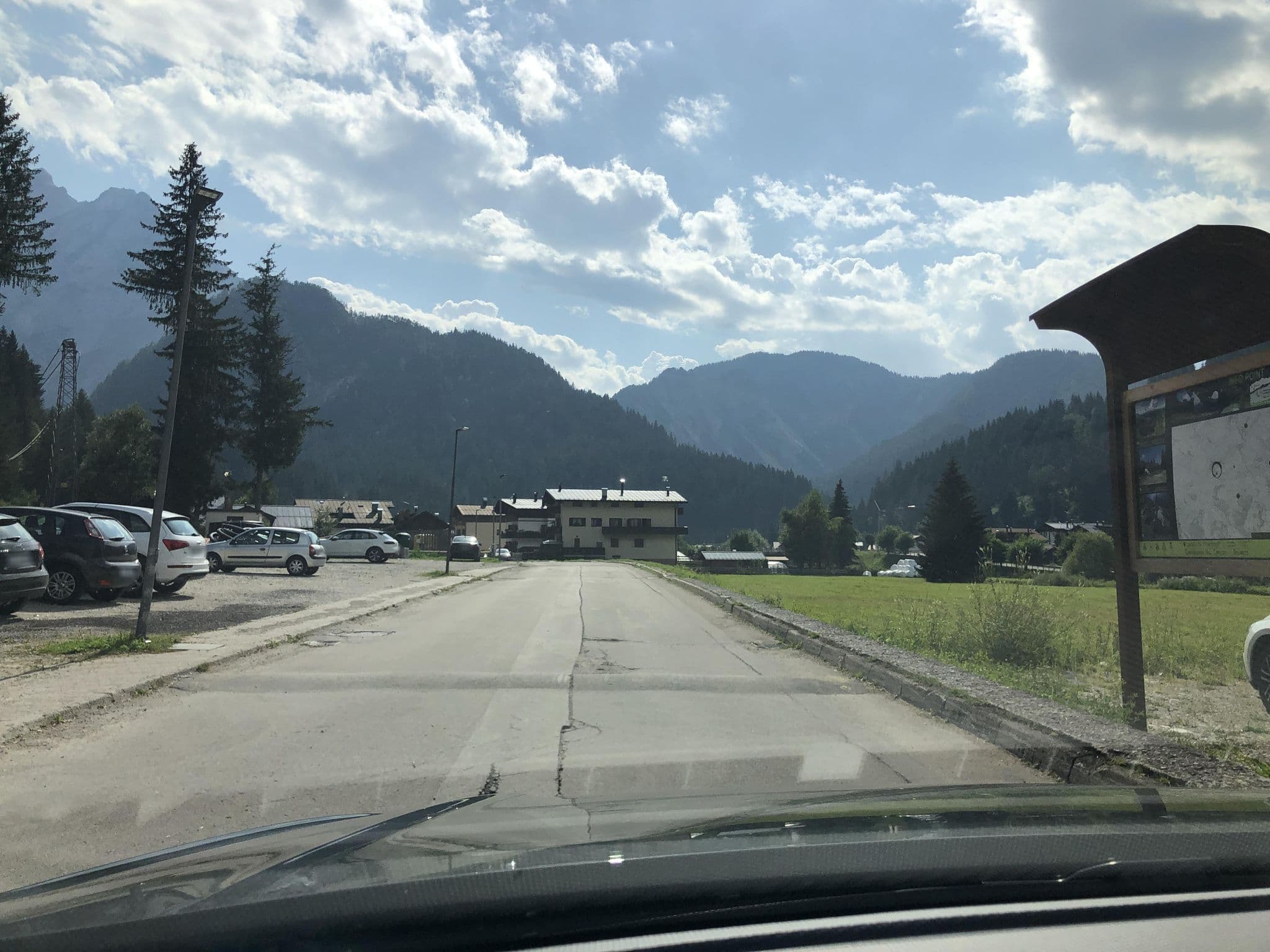 Street view near Ristorante La Ziria - Cantina L'Anguana del Vin - Monaco Sport Hotel, Santo Stefano di Cadore — © prometeos (CC BY-SA · Mapillary)