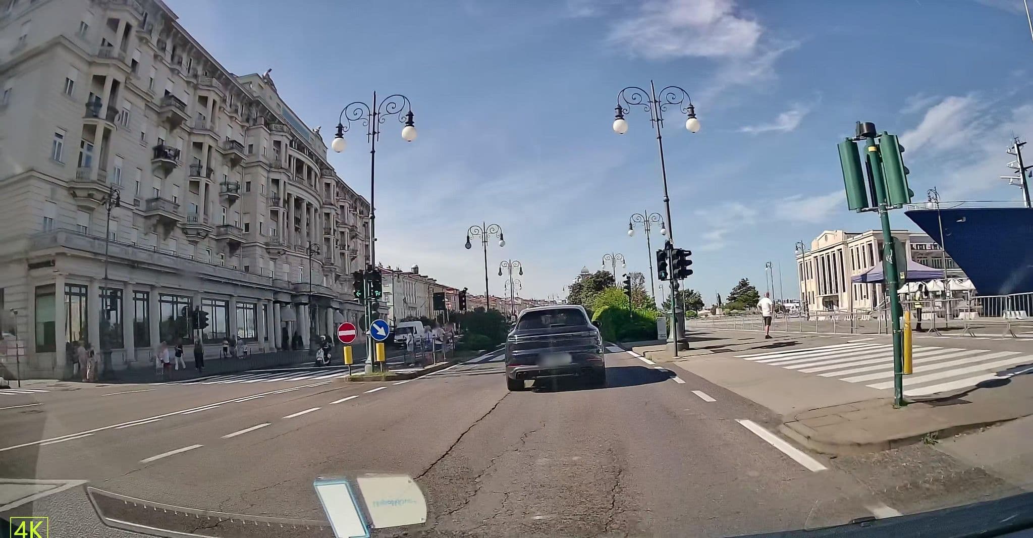 Street view near Starhotels, Trieste — © Ugo_mapedits (CC BY-SA · Mapillary)