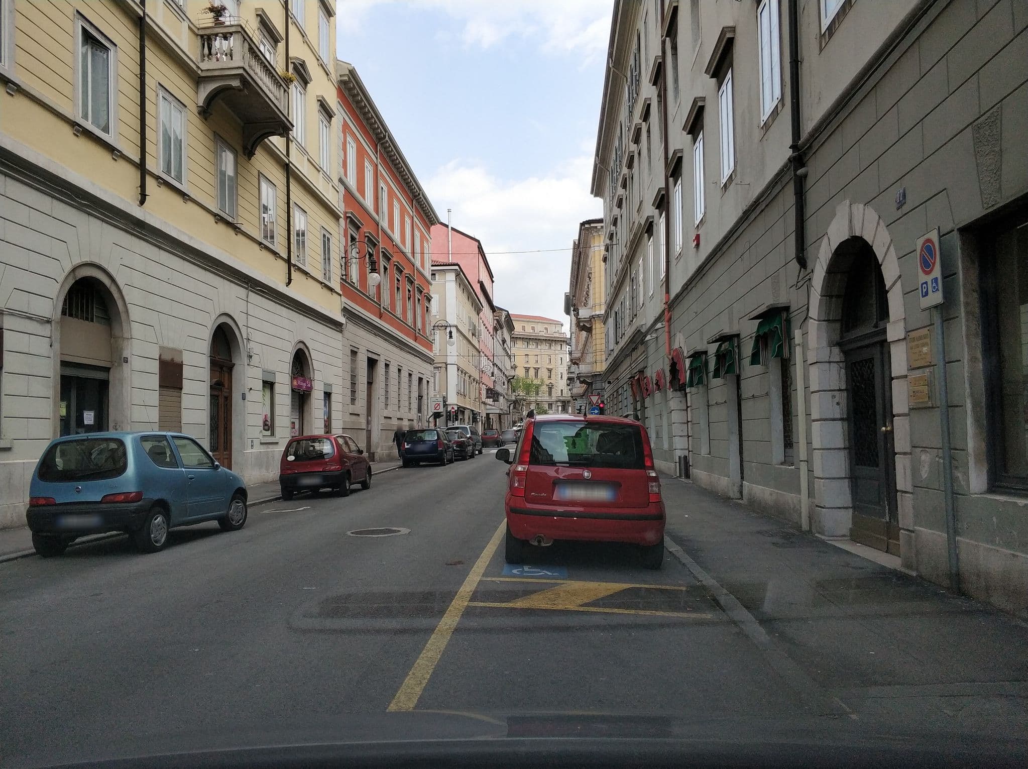 Street view near Umberto Saba TRIESTE, Trieste — © canfe (CC BY-SA · Mapillary)