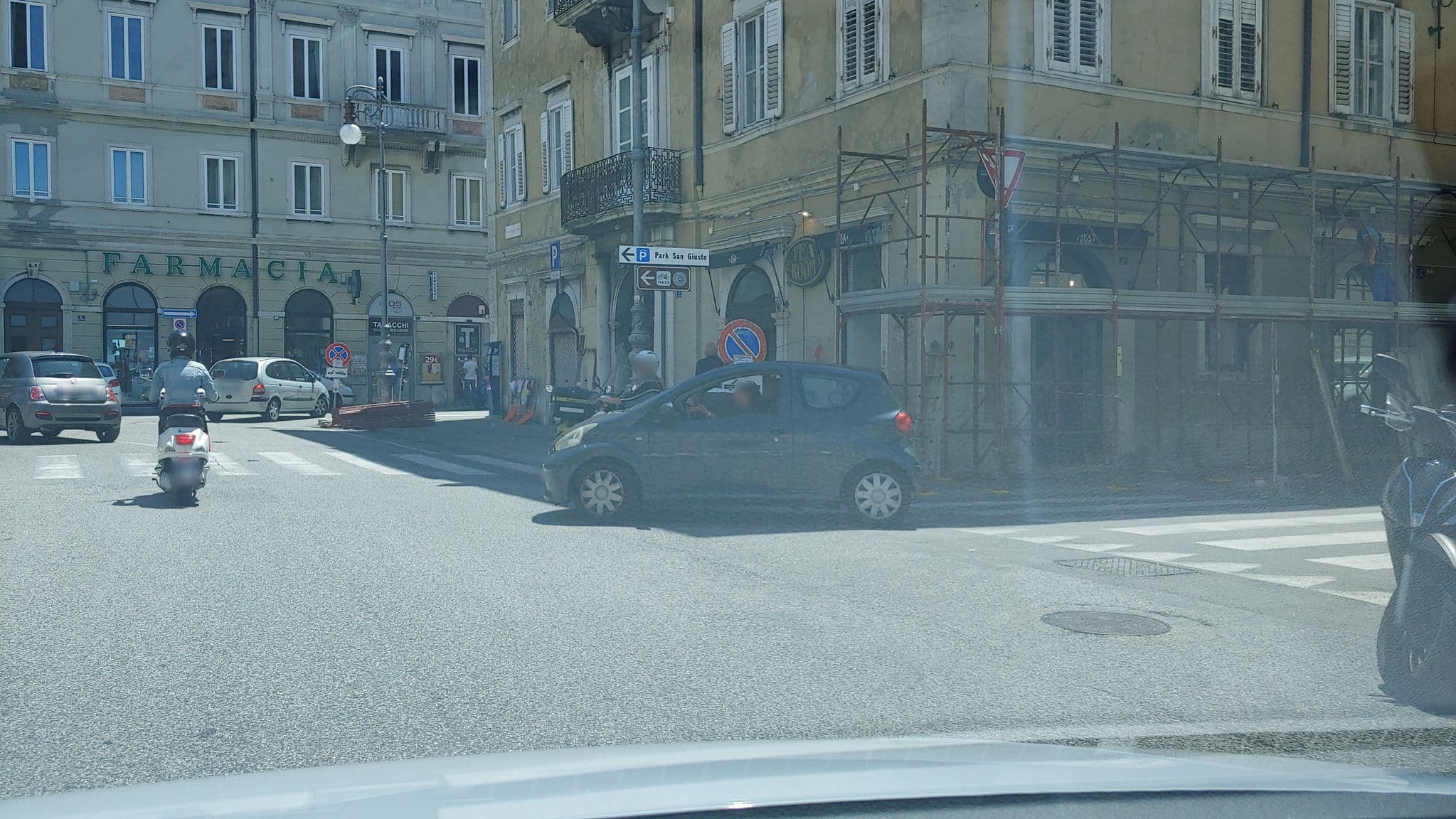 Street view near duchi de vis, Trieste — © mitjajez (CC BY-SA · Mapillary)