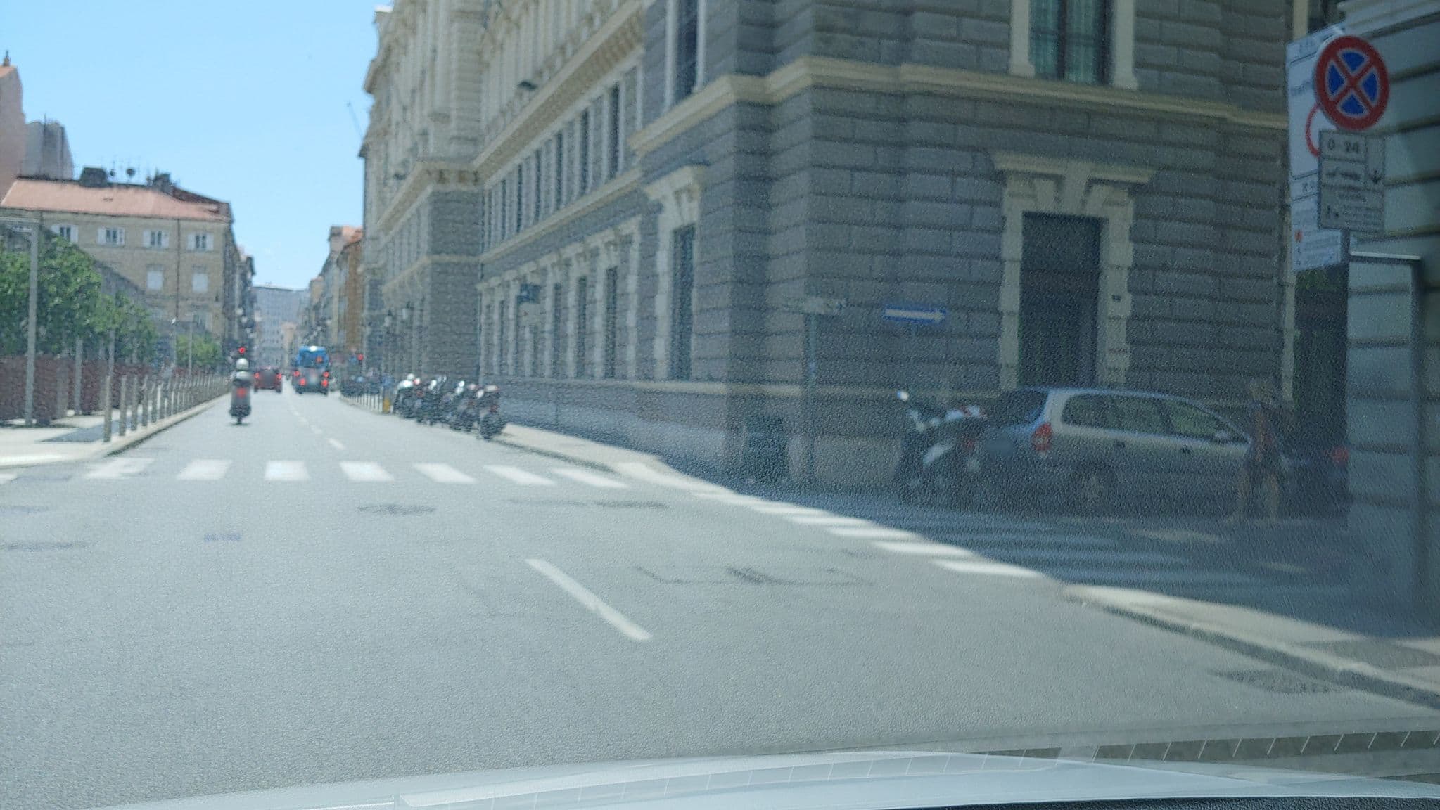 Street view near R.Romaventotto, Trieste — © mitjajez (CC BY-SA · Mapillary)