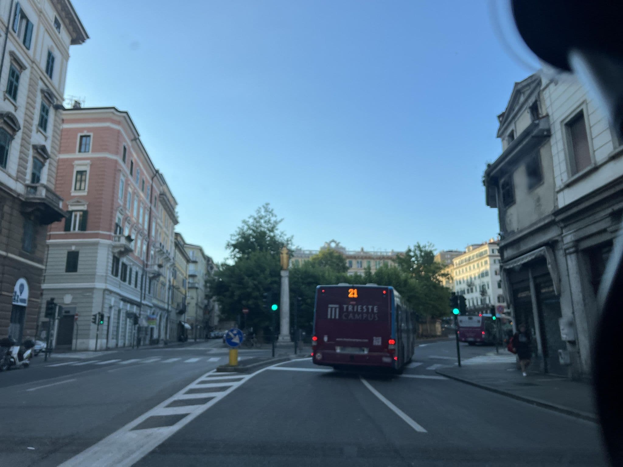 Street view near Residence Garibaldi, Trieste — © igorzo (CC BY-SA · Mapillary)
