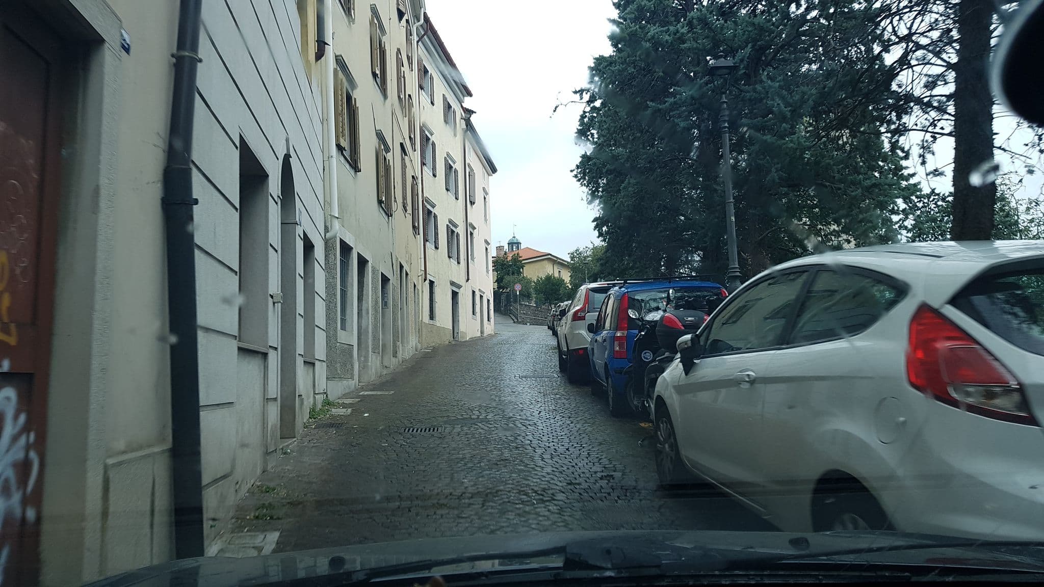 Street view near La Donota, Trieste — © igorzo (CC BY-SA · Mapillary)