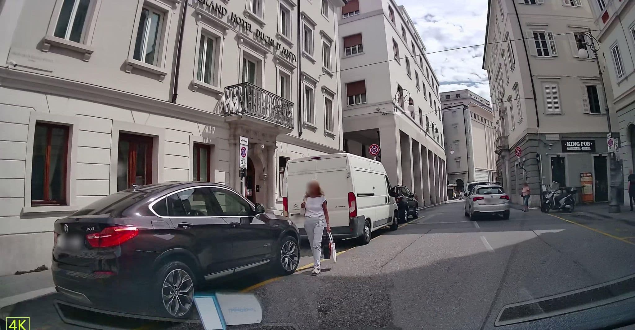 Street view near Piscina del Grand Hotel Duchi d'Aosta, Trieste — © Ugo_mapedits (CC BY-SA · Mapillary)