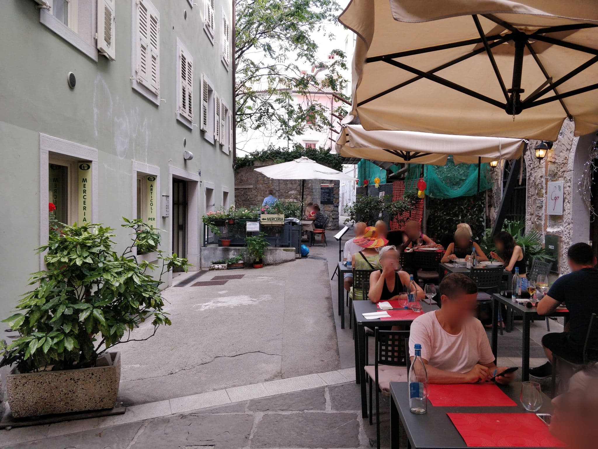 Street view near Residence Del Mare, Trieste — © publicvoit (CC BY-SA · Mapillary)
