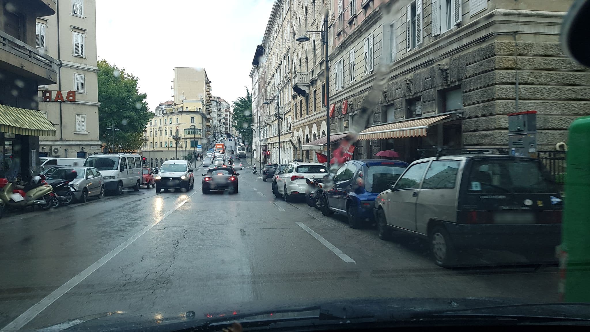 Street view near Il Sogno di Joyce, Trieste — © igorzo (CC BY-SA · Mapillary)