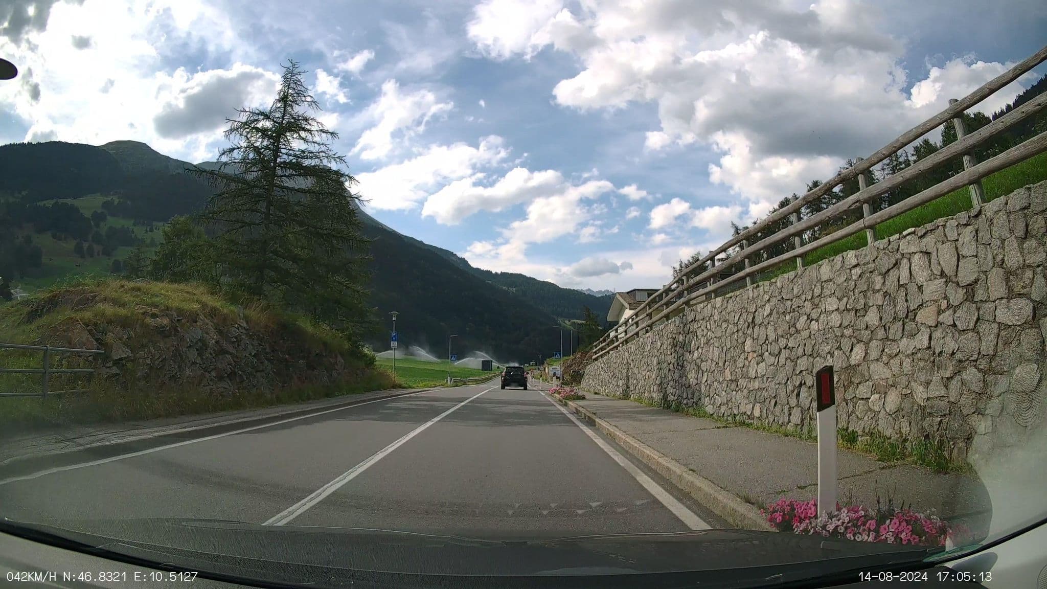 Street view near Aktiv & Wellnesshotel Zentral Bolzano, Malles Venosta — © heetENkoel (CC BY-SA · Mapillary)