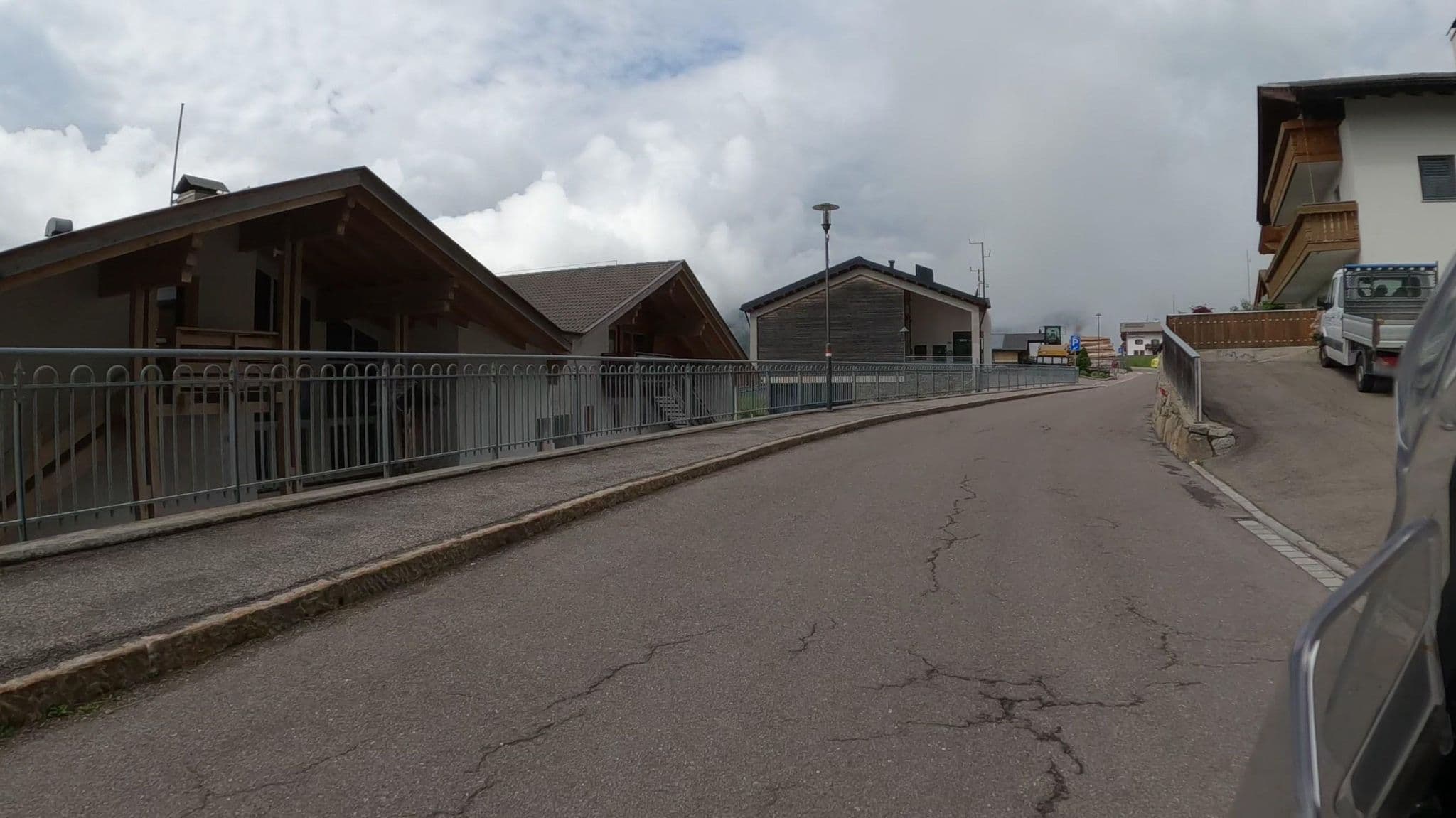 Street view near Hotel Alpenland, San Leonardo in Passiria — © crami (CC BY-SA · Mapillary)