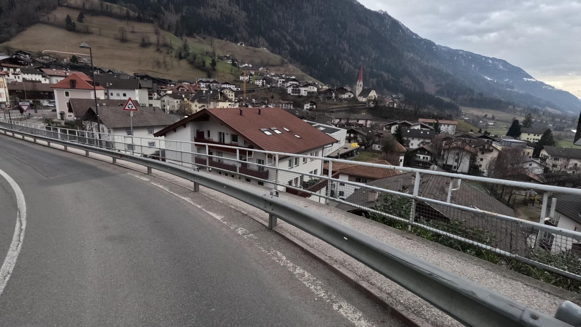 Street view near Pension Brunhild, San Leonardo in Passiria — © bct (CC BY-SA · Mapillary)