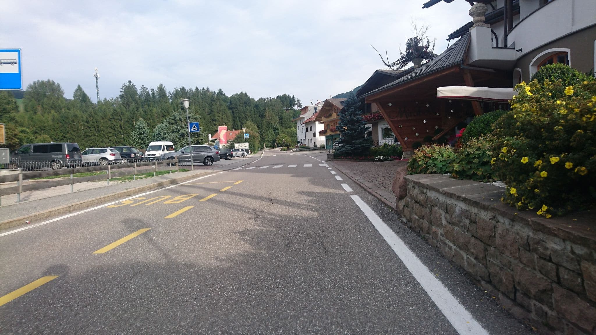 Street view near Mirabell, Valdaora di Mezzo — © voschix (CC BY-SA · Mapillary)