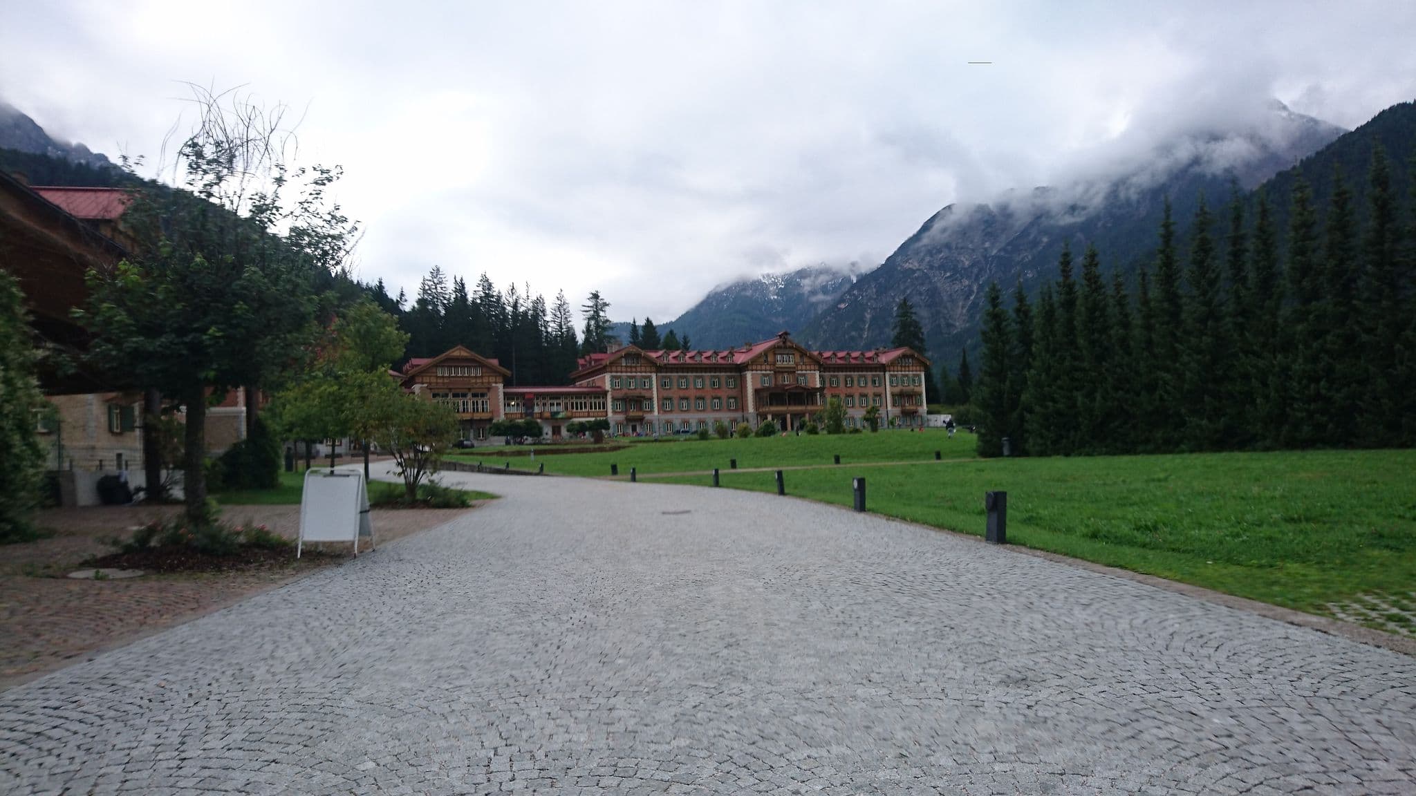 Street view near Centro Vacanze Grand Hotel, Dobbiaco — © voschix (CC BY-SA · Mapillary)