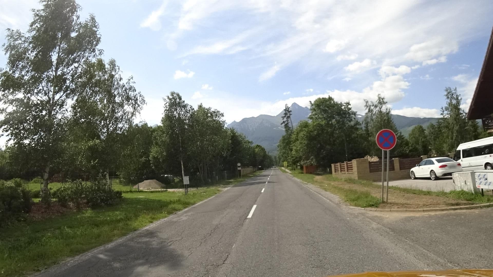 Street view near Vila Kamah, Vysoké Tatry