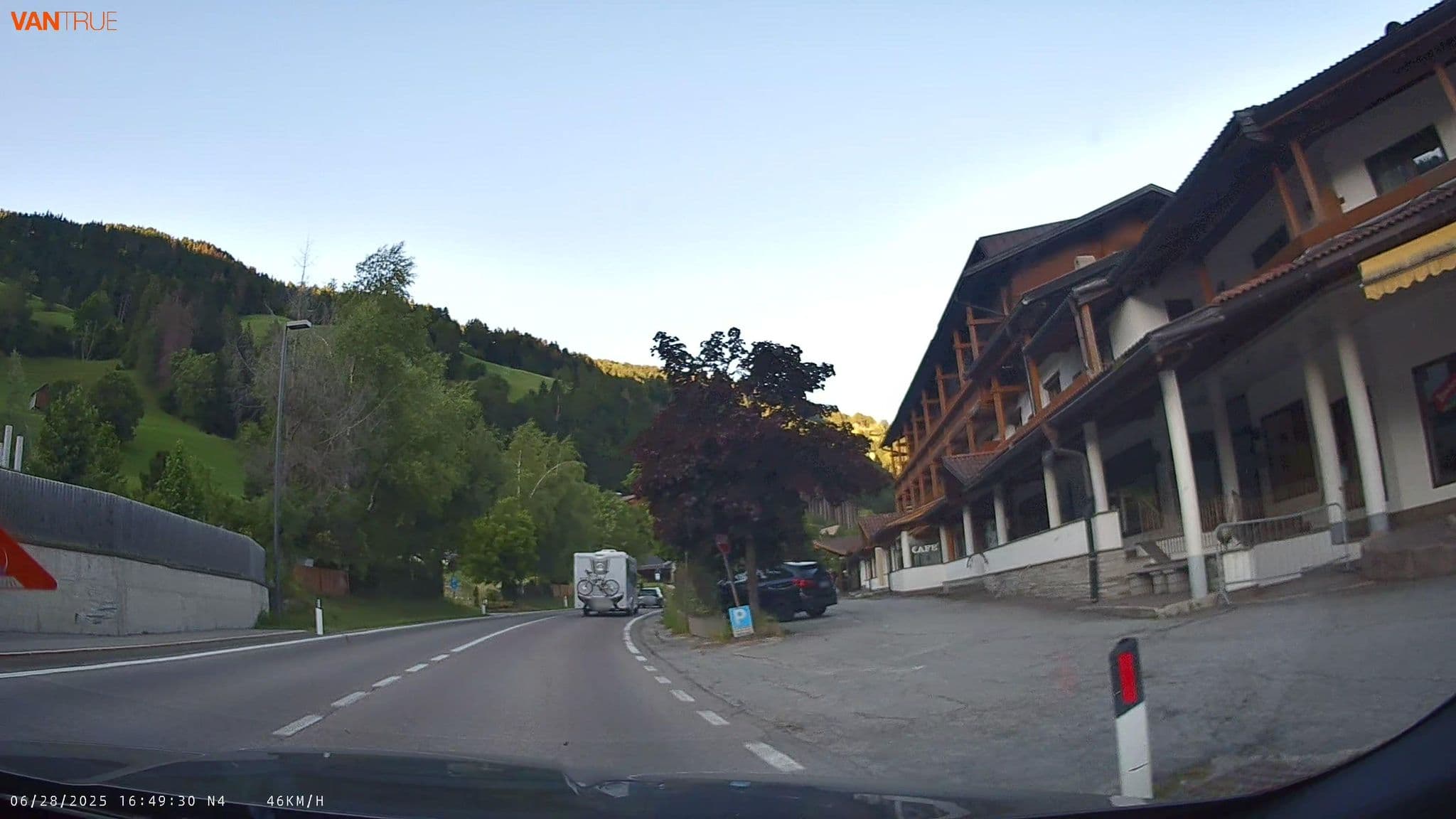 Street view near Albergo Capriolo, San Candido — © fcignat (CC BY-SA · Mapillary)