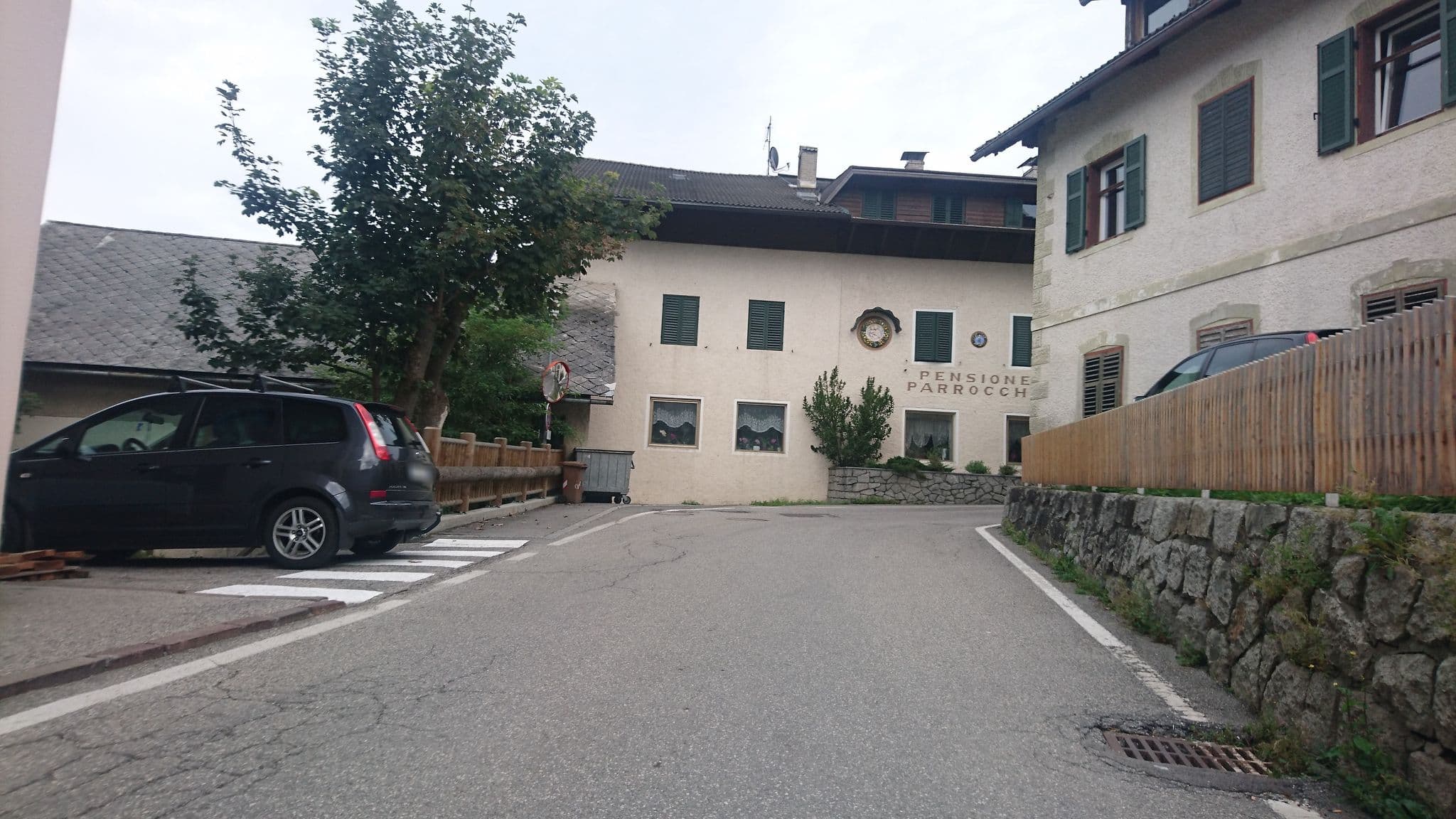 Street view near Albergo Pfarrwirt, Valdaora di Mezzo — © voschix (CC BY-SA · Mapillary)