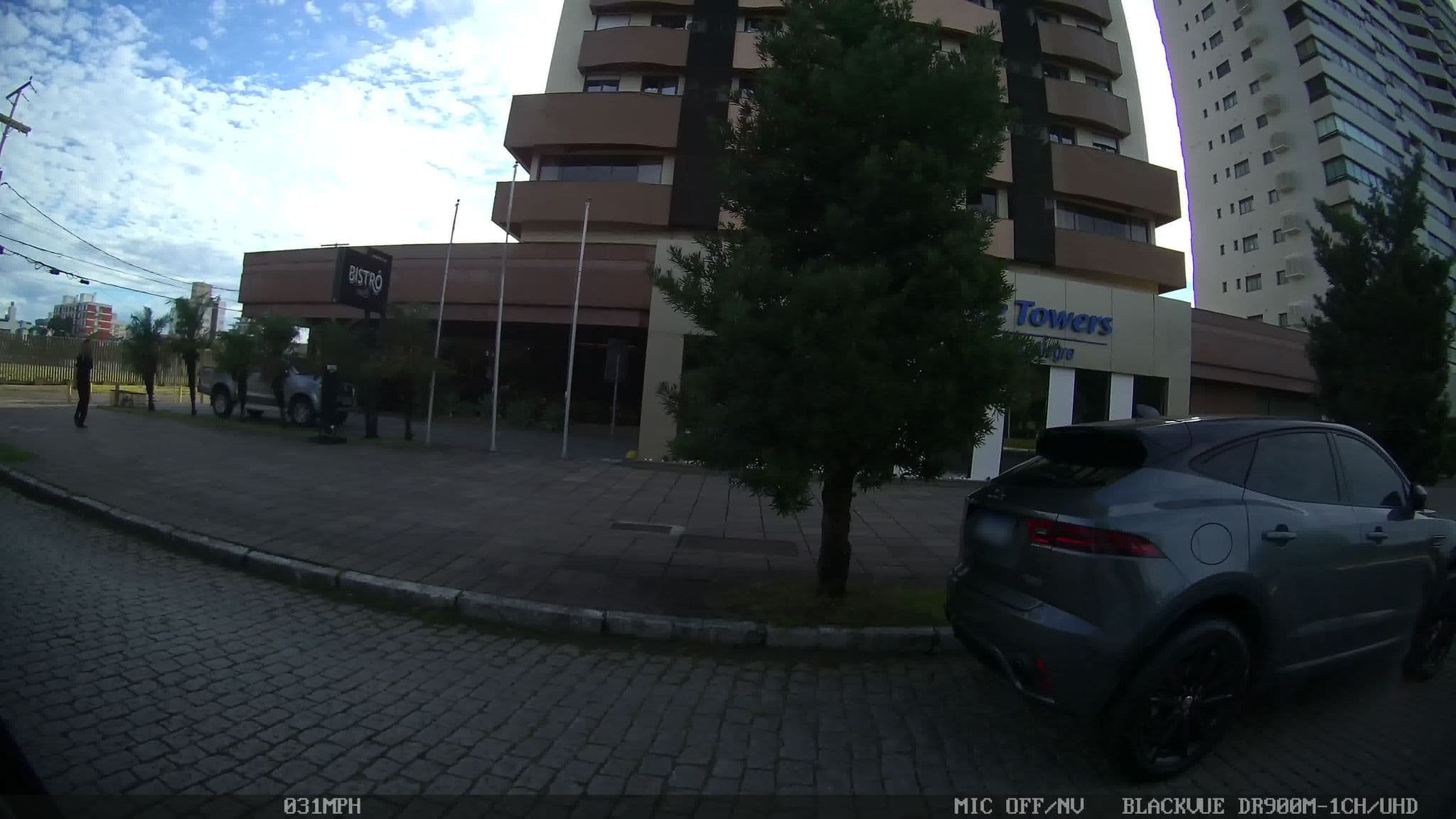 Street view near Blue Tree Millenium Flat Hotels, Porto Alegre — © kaart_1 (CC BY-SA · Mapillary)