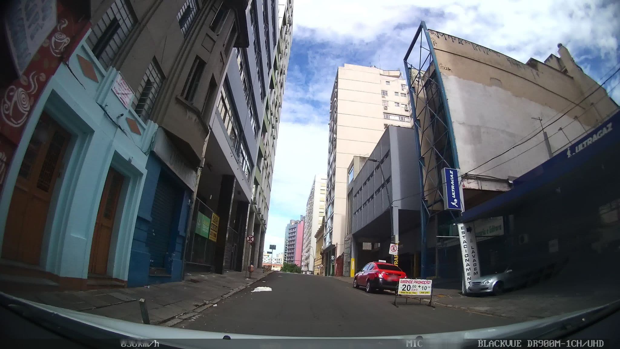 Street view near Hostel Lotus Azul, Porto Alegre — © kaart_1 (CC BY-SA · Mapillary)