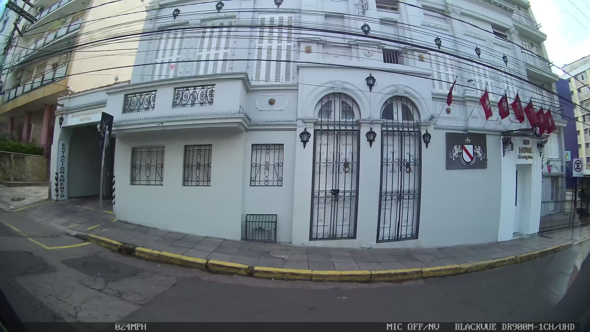 Street view near Hotel Santo Antonio, Porto Alegre — © kaart_1 (CC BY-SA · Mapillary)