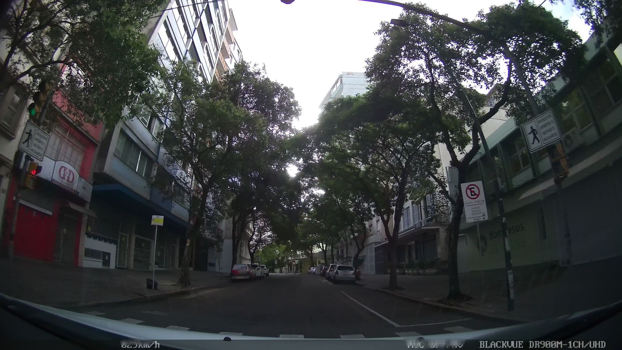 Street view near Hotel Porto Alegre Residence, Porto Alegre — © kaart_1 (CC BY-SA · Mapillary)